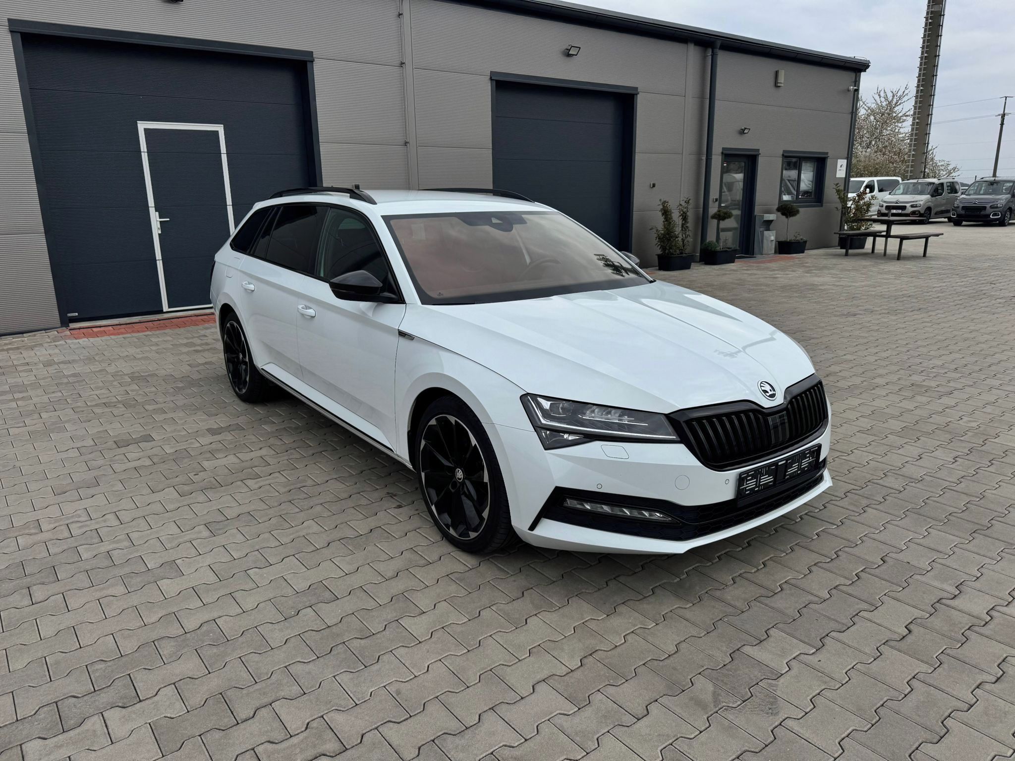 Škoda Superb, sportline, dsg, 4x4, tažné - fotka 2