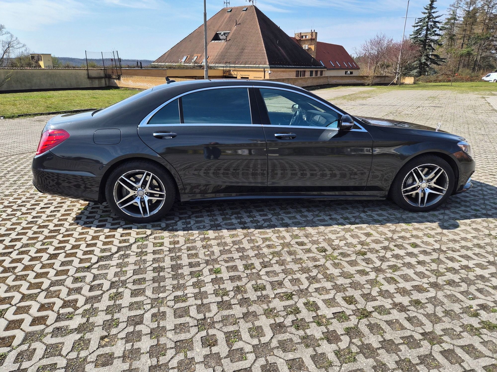Mercedes-Benz Třídy S, Luxusně vybavený - fotka 6