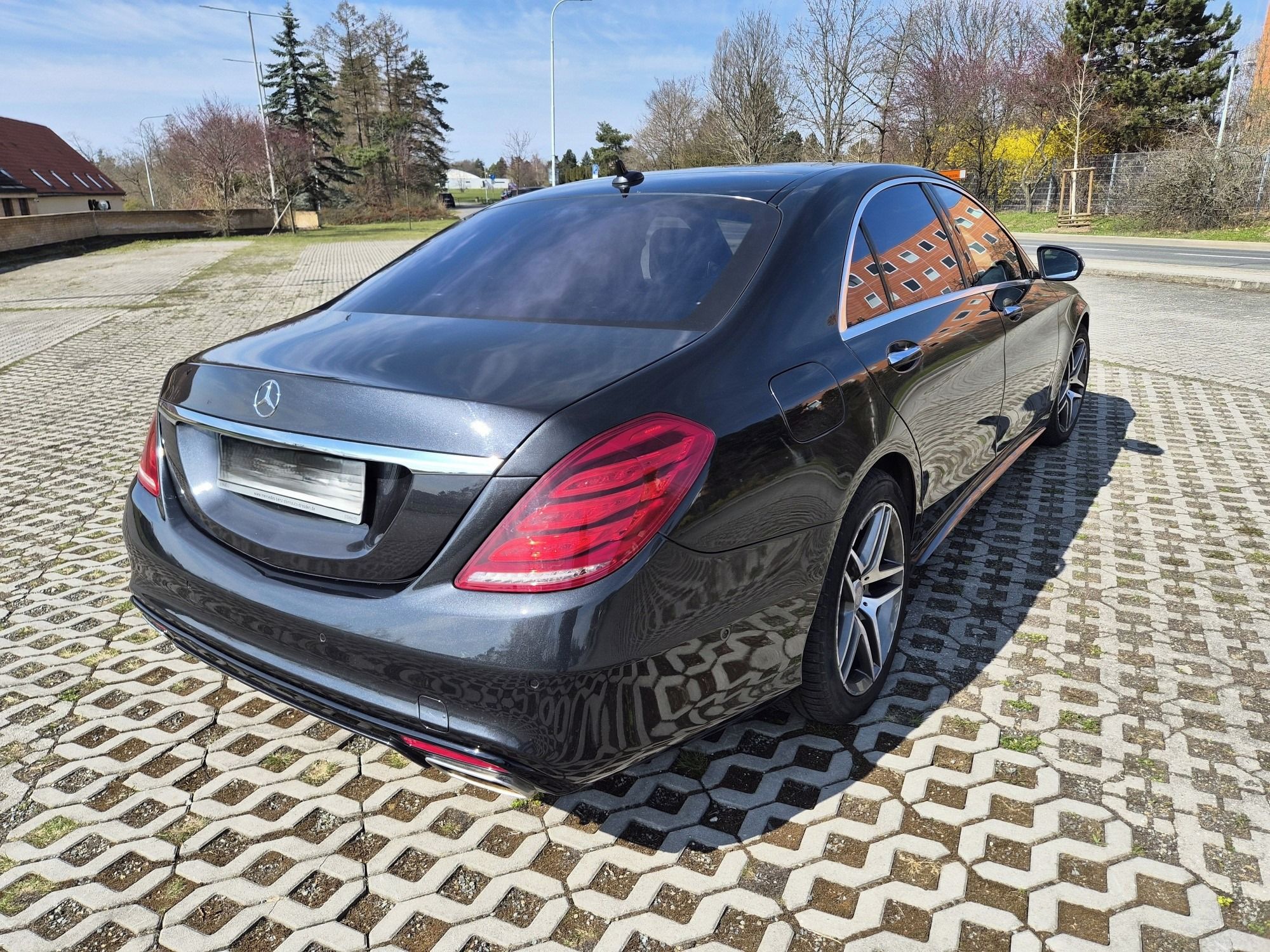 Mercedes-Benz Třídy S, Luxusně vybavený - fotka 4