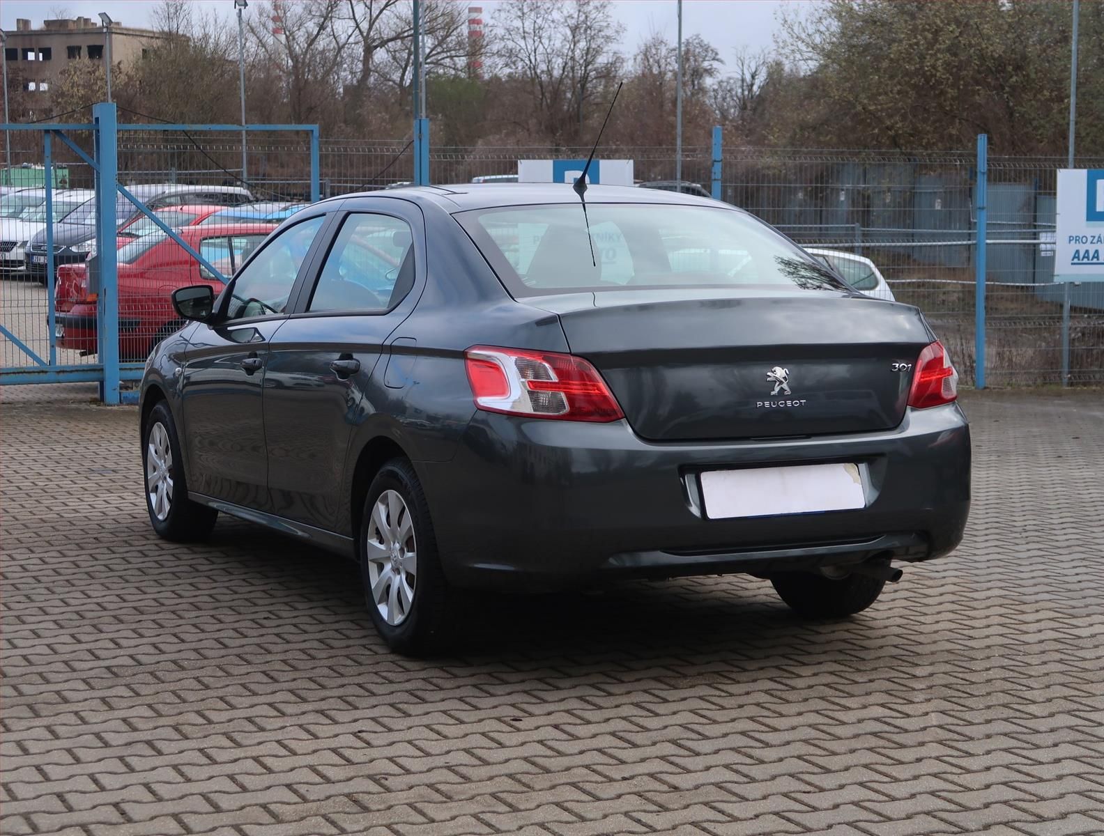 Peugeot 301, 1.2 VTi, Serv.kniha, Klima - fotka 4
