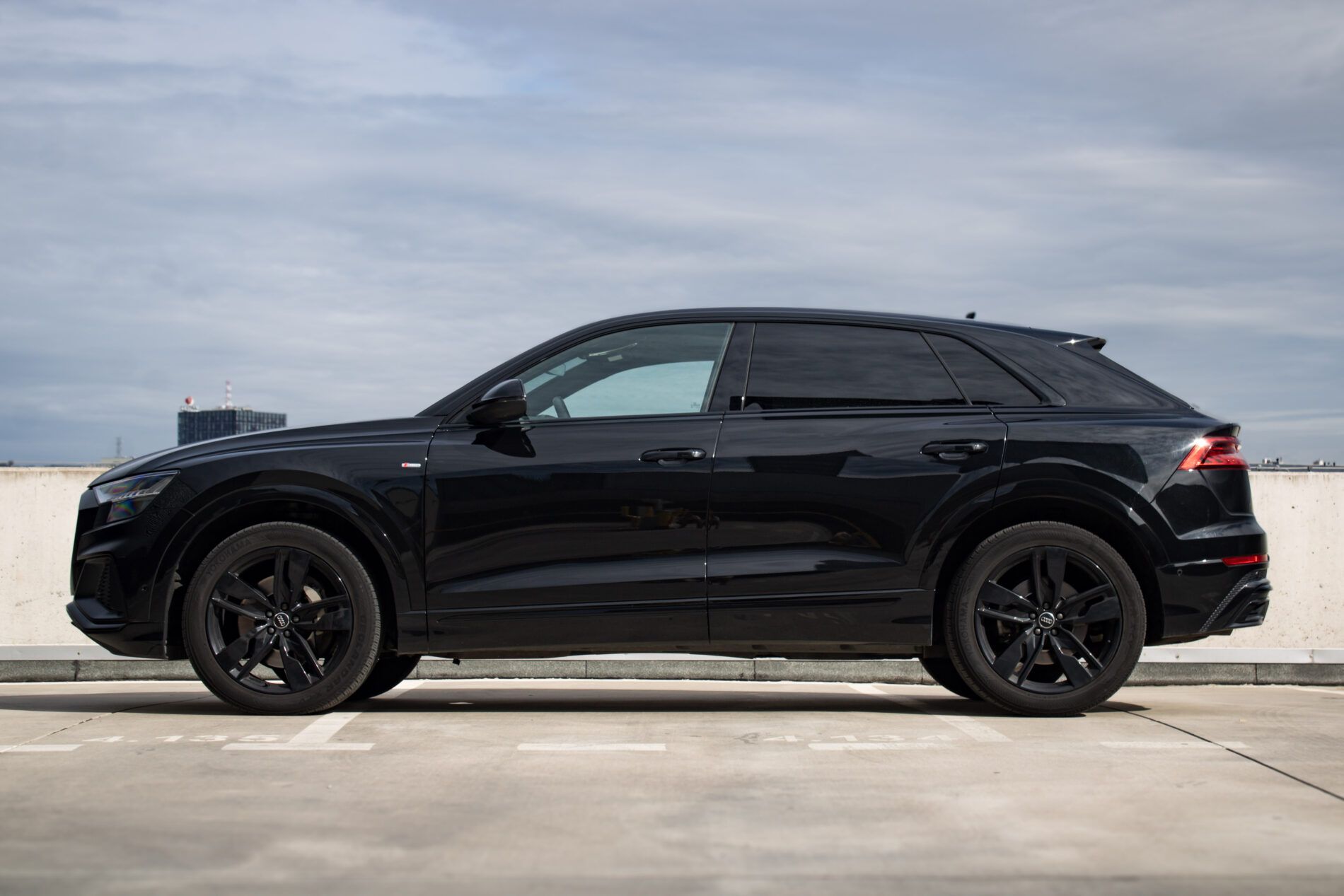 Audi Q8 - fotka 2