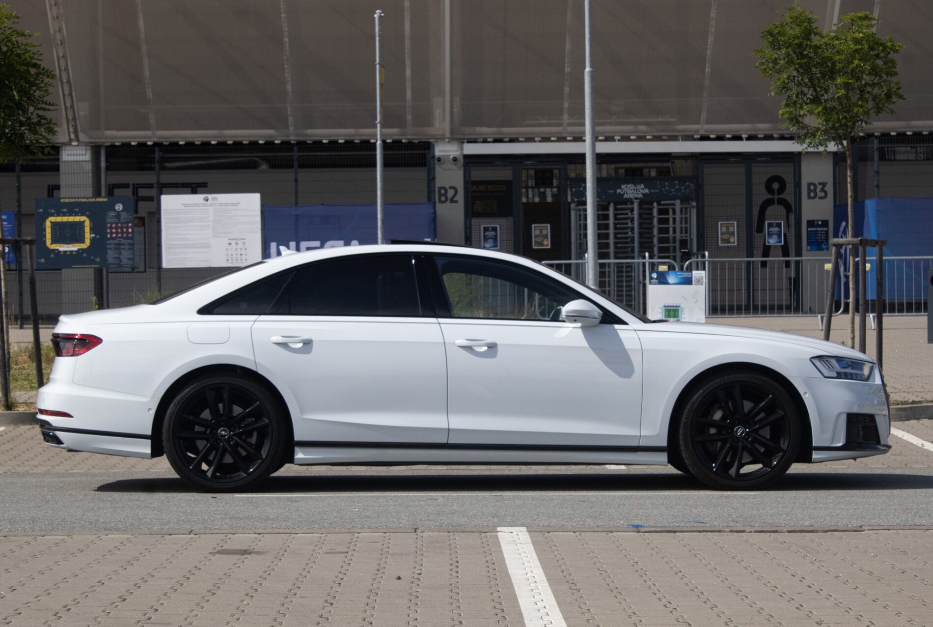 Audi A8 - fotka 4