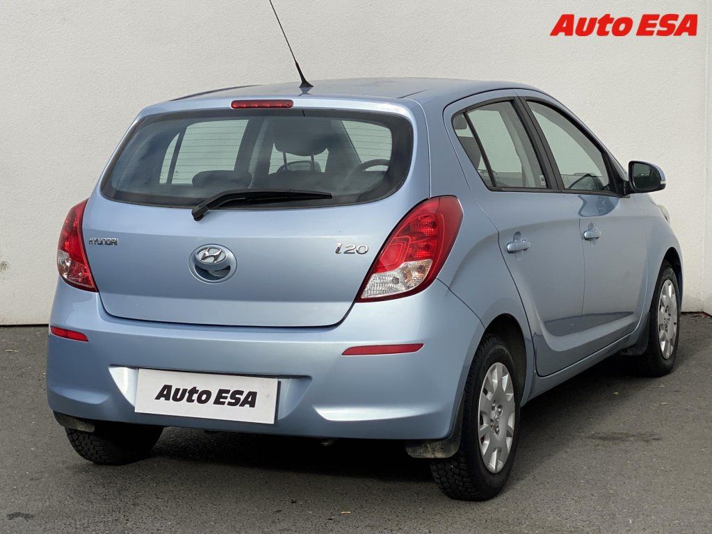 Hyundai i20, 1.2 i,ČR,AC,+kola - fotka 4