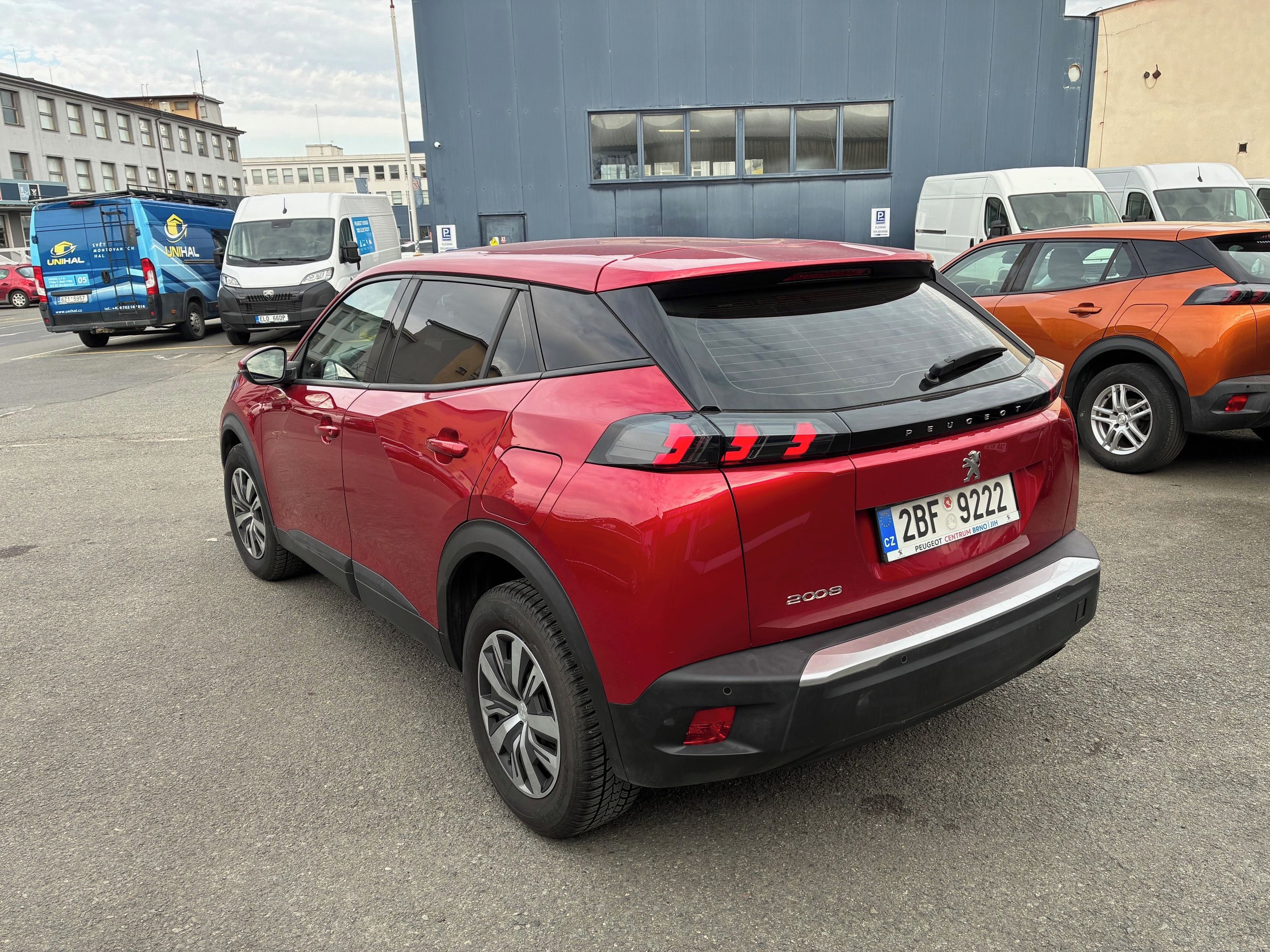 Peugeot 2008, 1,2 PureTech Active Pack  100k - fotka 3