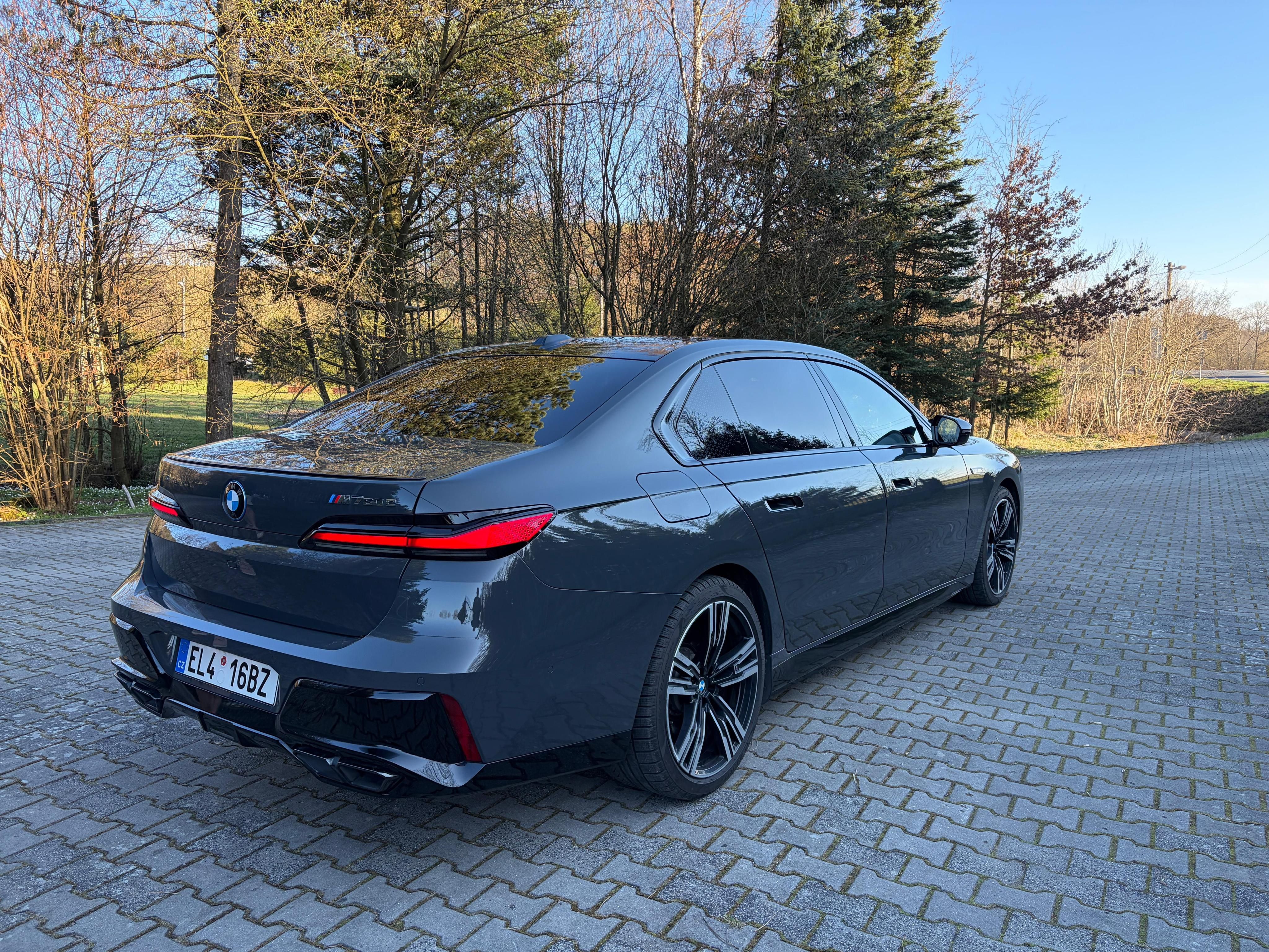 BMW Řada 7, M760e ZÁRUKA 3/27,PŮVOD CZ - fotka 5