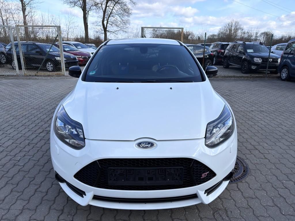 Ford Focus, ST 2.0 EB 184 kW nehavar. - fotka 2