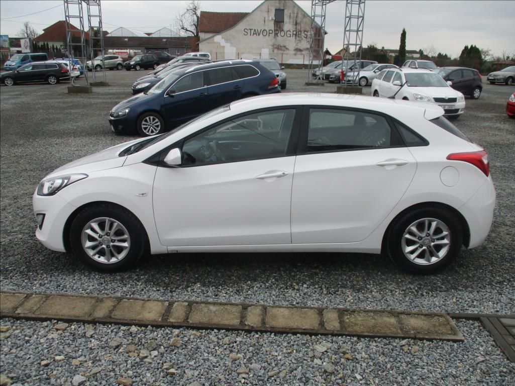 Hyundai i30, 1,6 i 16v, klima, servis, CZ, - fotka 4