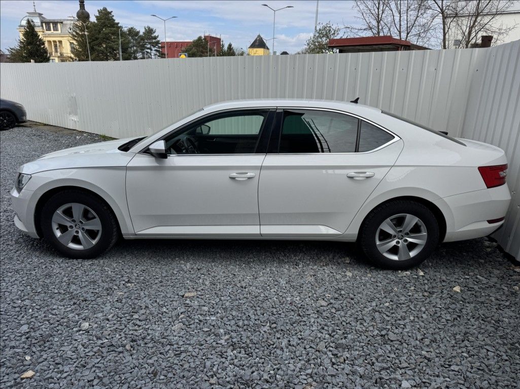 Škoda Superb, 2,0 TDI 140kW ACC - fotka 4