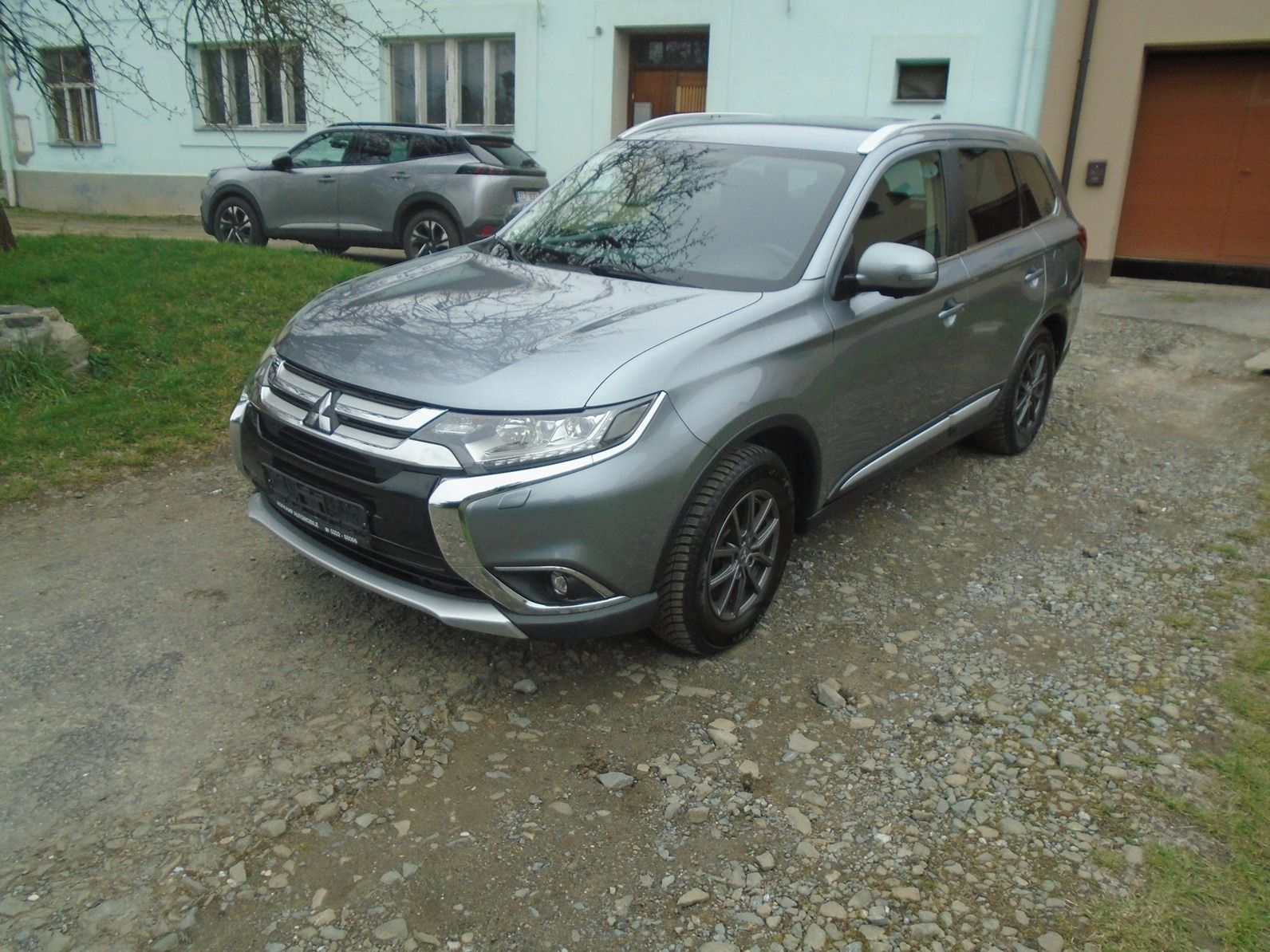 Mitsubishi Outlander, 2.2D.110kw,4x4autom.prevodovka - fotka 2