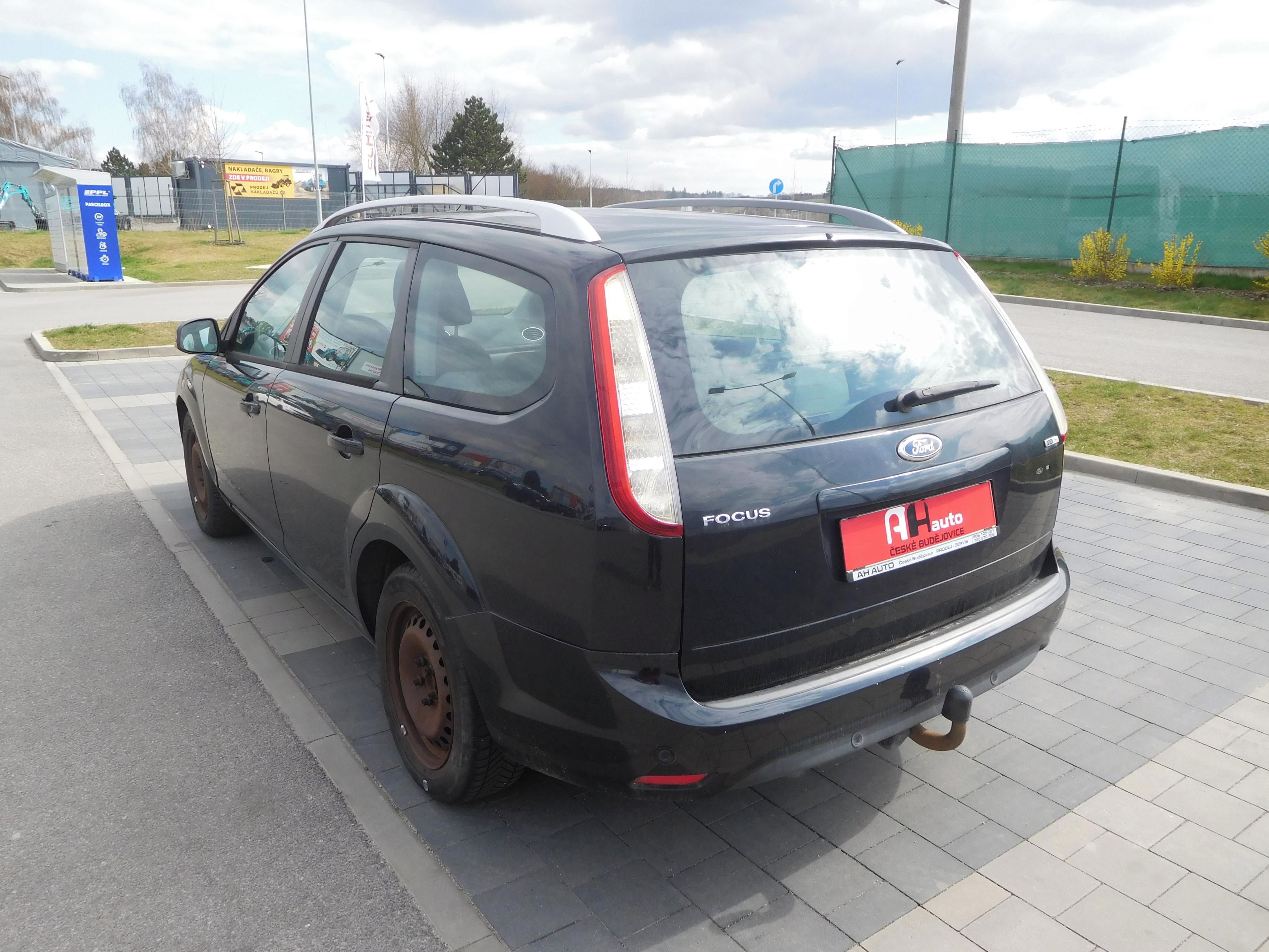 Ford Focus, Kombi 1.6 TDCi, 80 kW, Navi - fotka 4