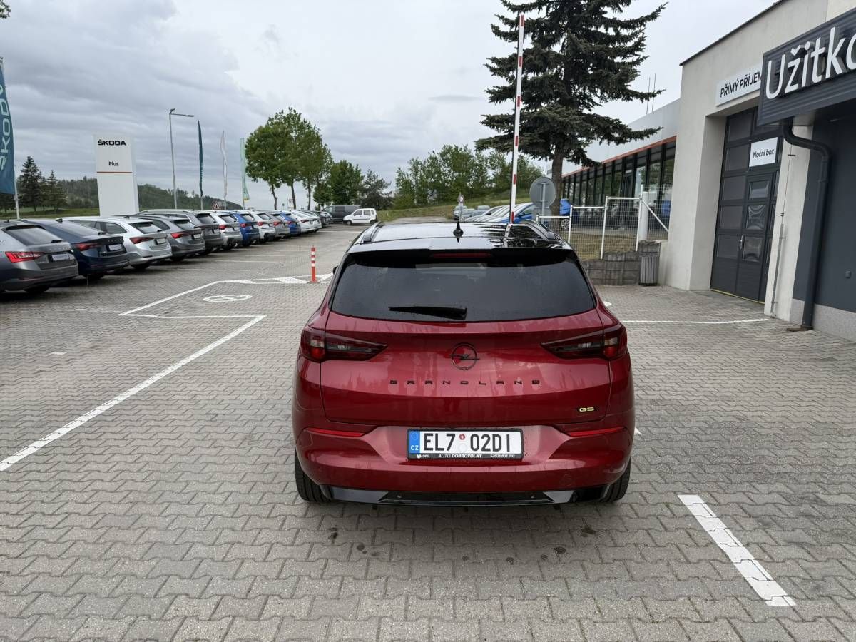Opel Grandland, GSe Plug In Hybrid 1.6 TURBO 4 - fotka 4