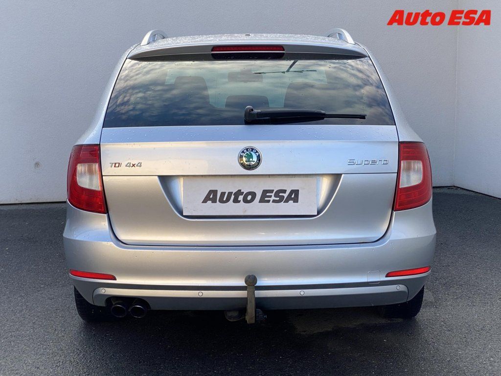 Škoda Superb, 2.0TDi 4x4,Ambition,xenon - fotka 5