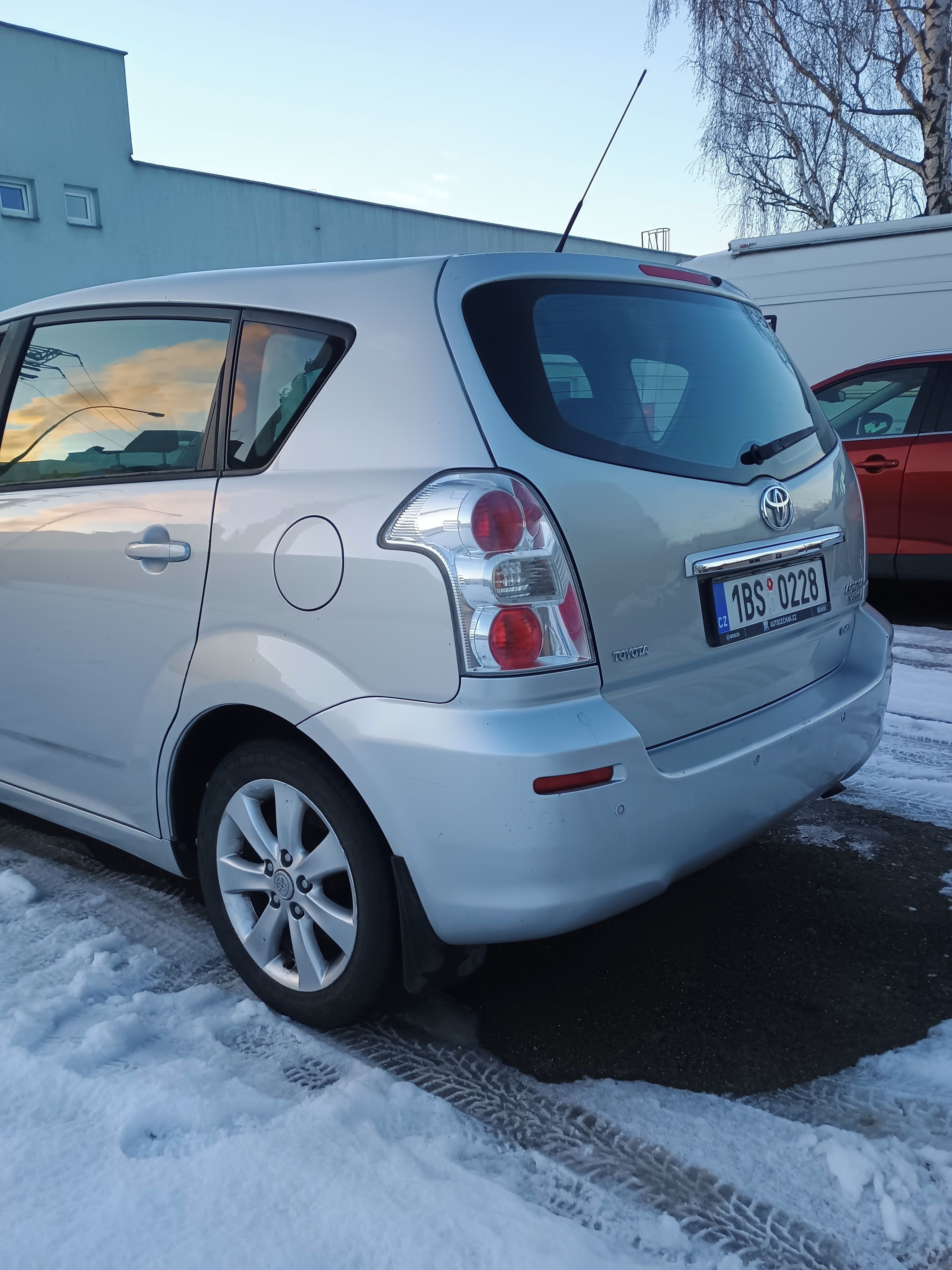 Toyota Corolla Verso, Diesel 2,2-100kW - STK 2/2028 - fotka 6