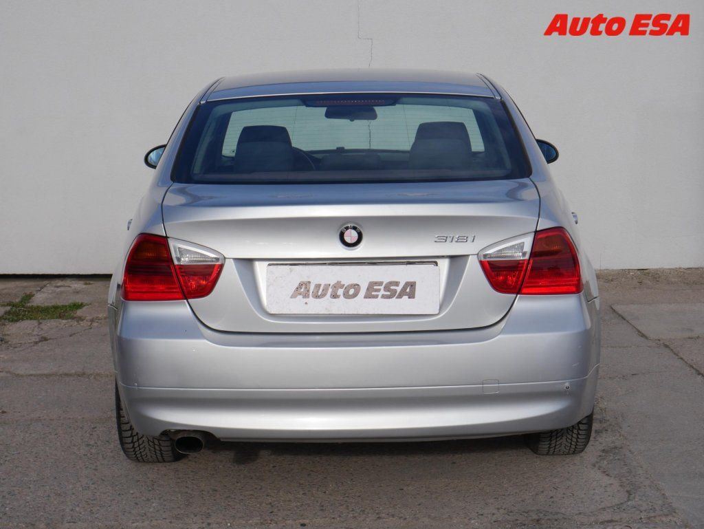 BMW Řada 3, 2.0i 318i,autoAC - fotka 5