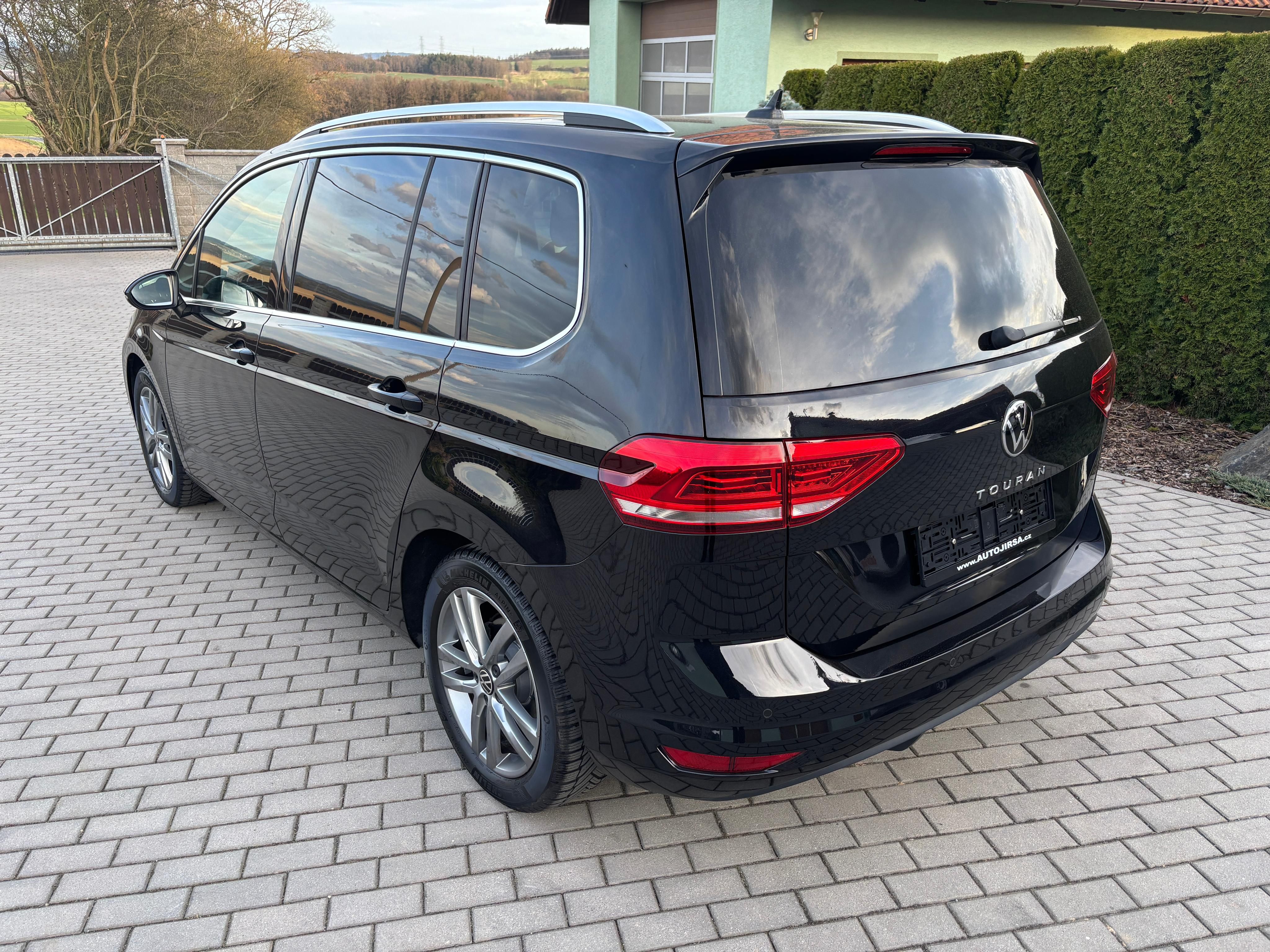 Volkswagen Touran, 2,0TDI HIGHLINE PANORAMA SERVI - fotka 6