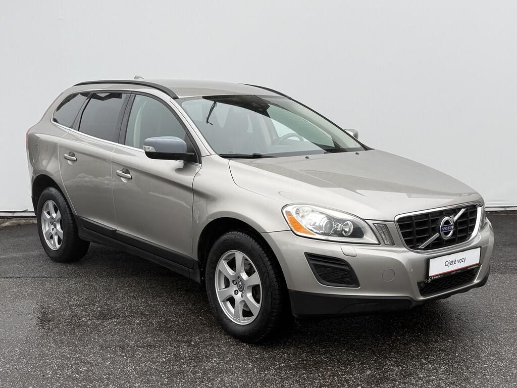 Volvo XC60, Momentum 2.0 D3 120 kW - fotka 5