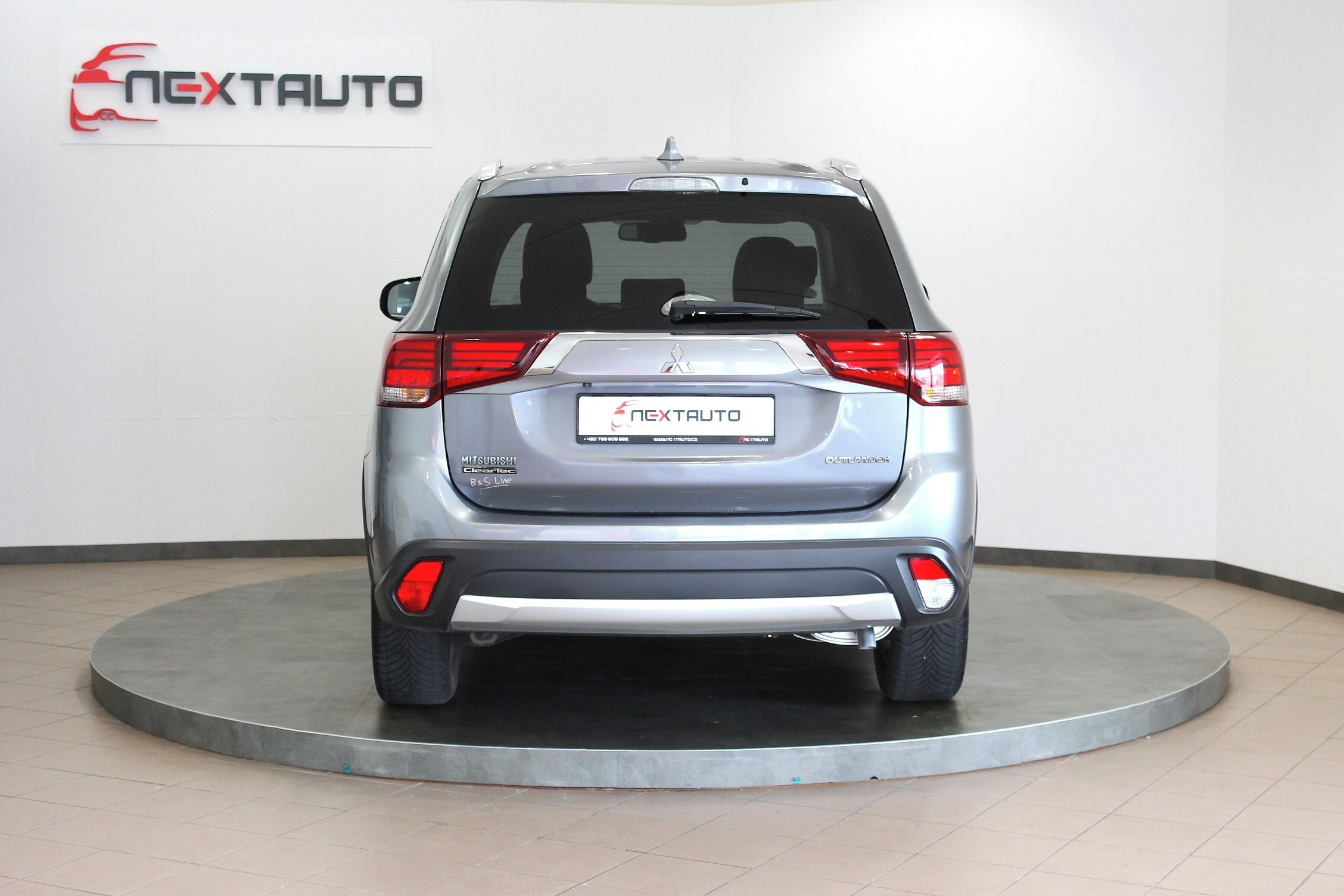 Mitsubishi Outlander, 2.0 ClearTec 110kW EDITION 100 - fotka 4