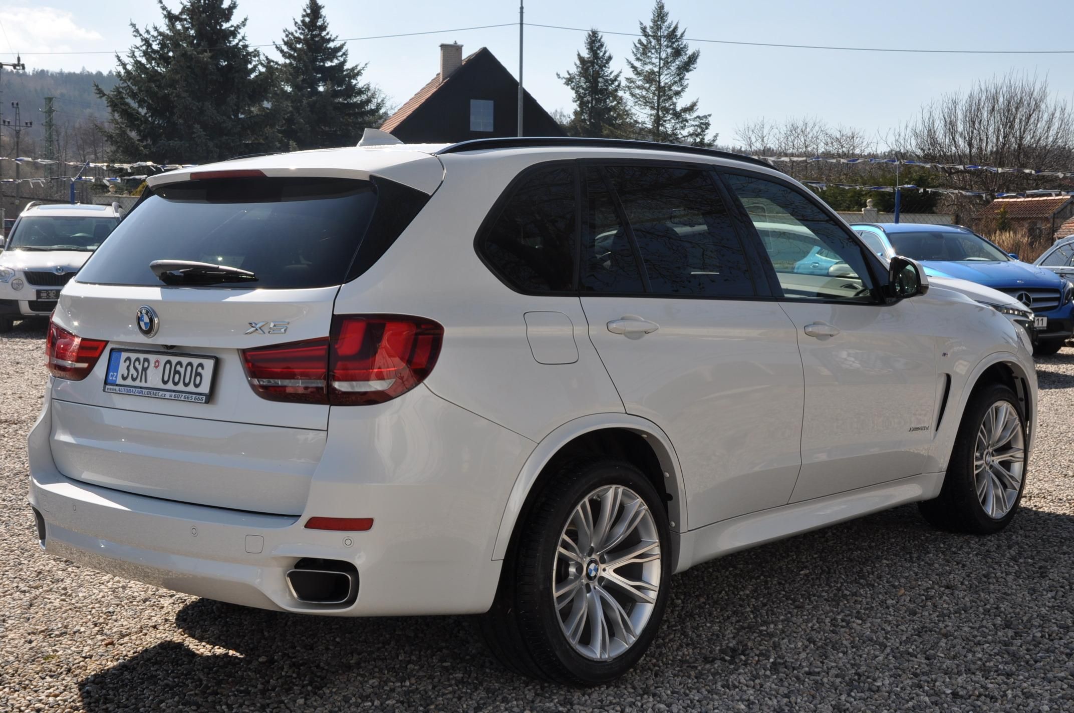 BMW X5, xDrive 40d 230kW M-Paket - fotka 3