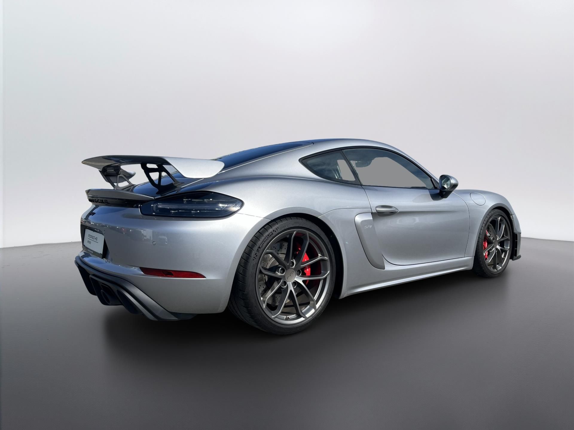Porsche Cayman, GT4 - fotka 5
