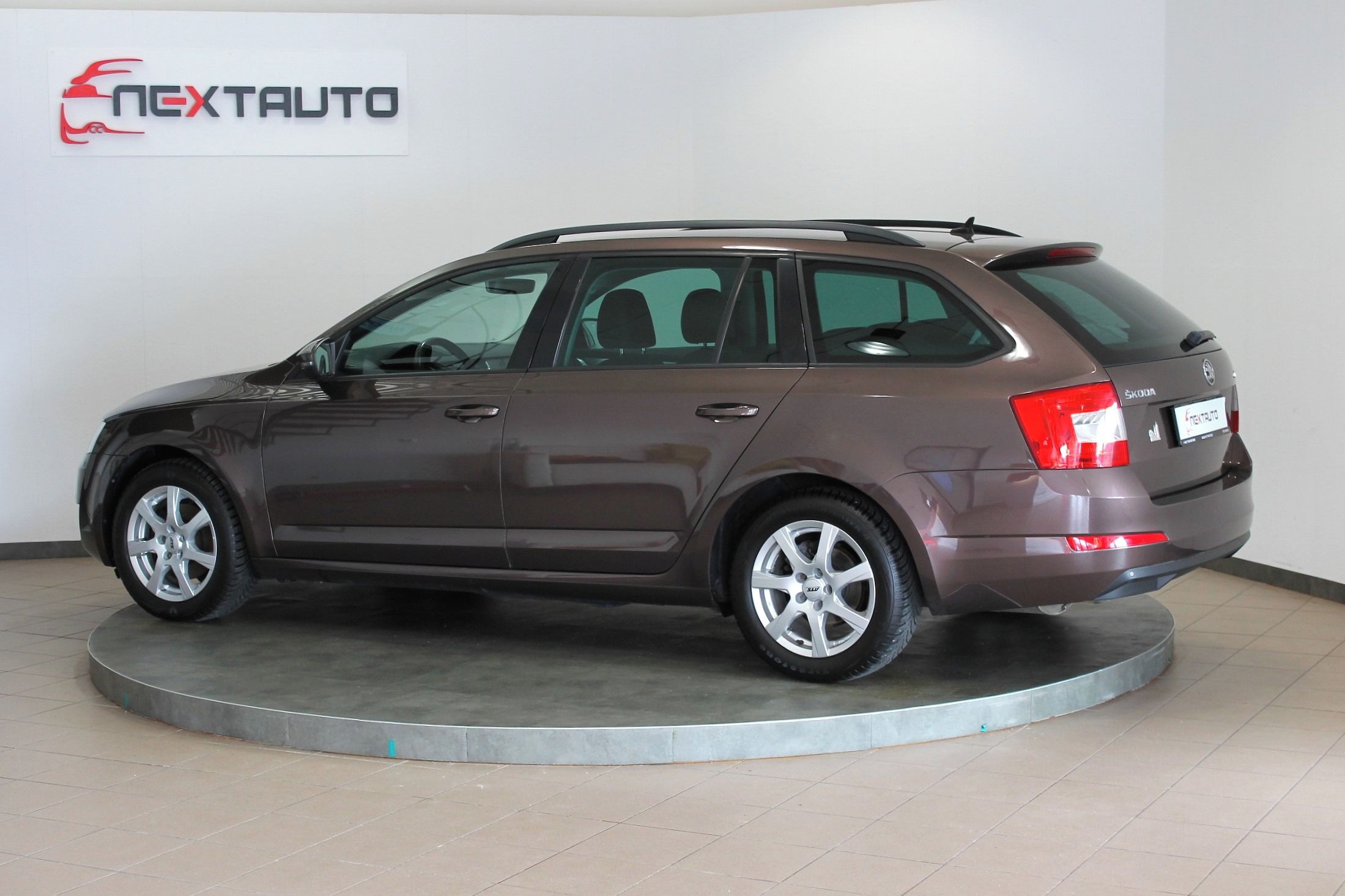 Škoda Octavia, 2.0 TDI 110kW DSG, STYLE - fotka 3