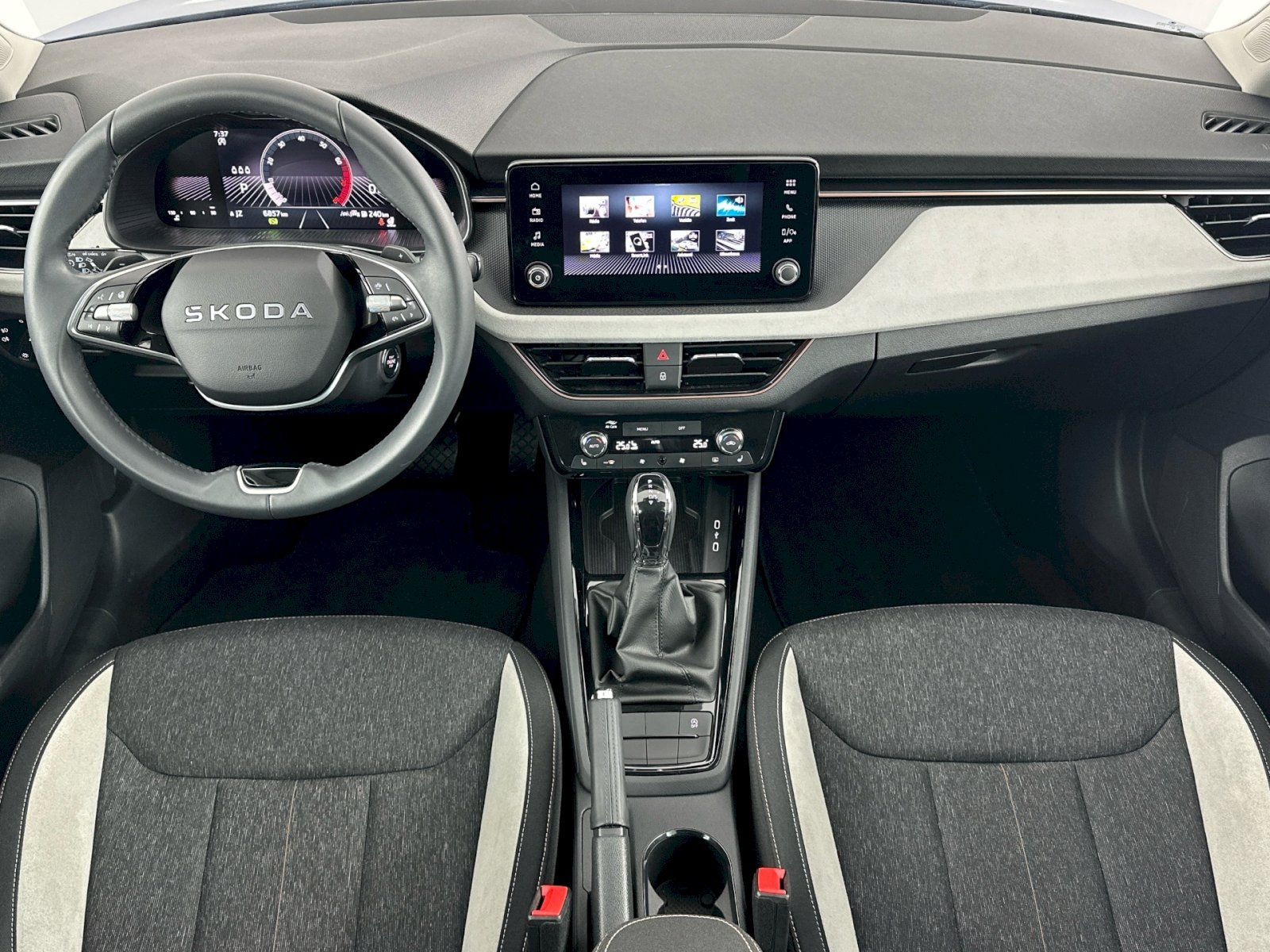 Škoda Scala, DSG 1.0TSI 85kW Top Selection - fotka 5