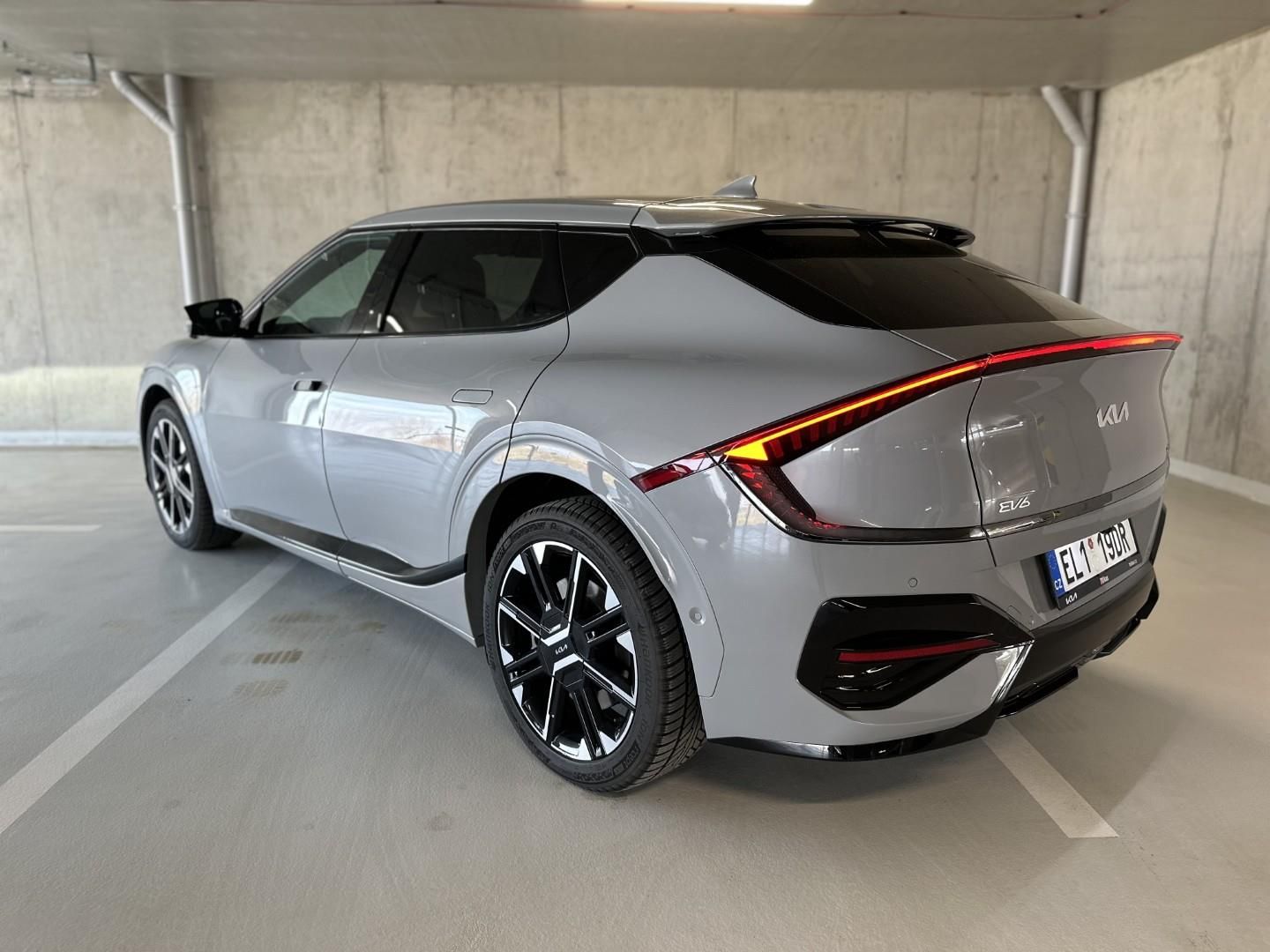 Kia EV6, 239kW 4x4  GT-LINE 239 KW + 84 - fotka 3