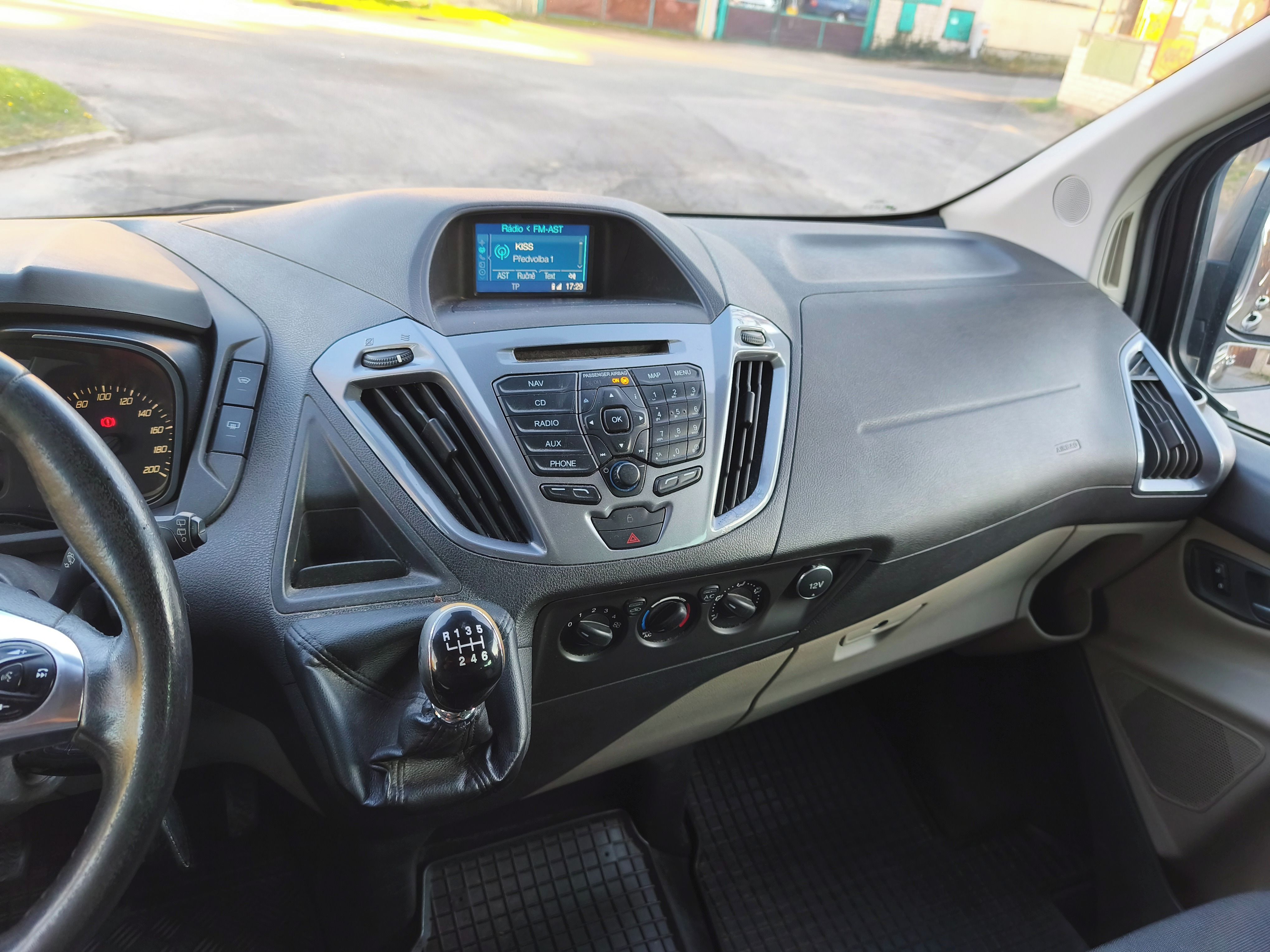 Ford Tourneo Custom, L2 Titanium - fotka 5