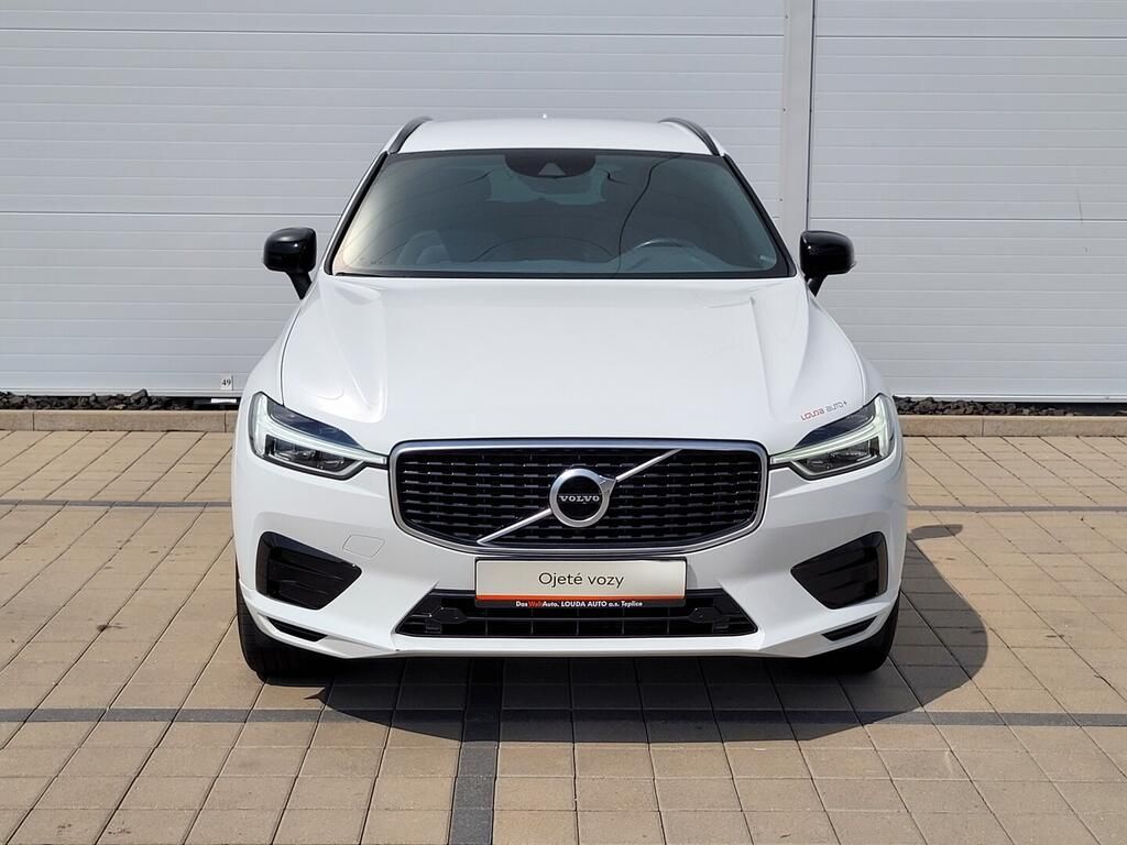Volvo XC60, R-design 2.0 B4 145 kW - fotka 2