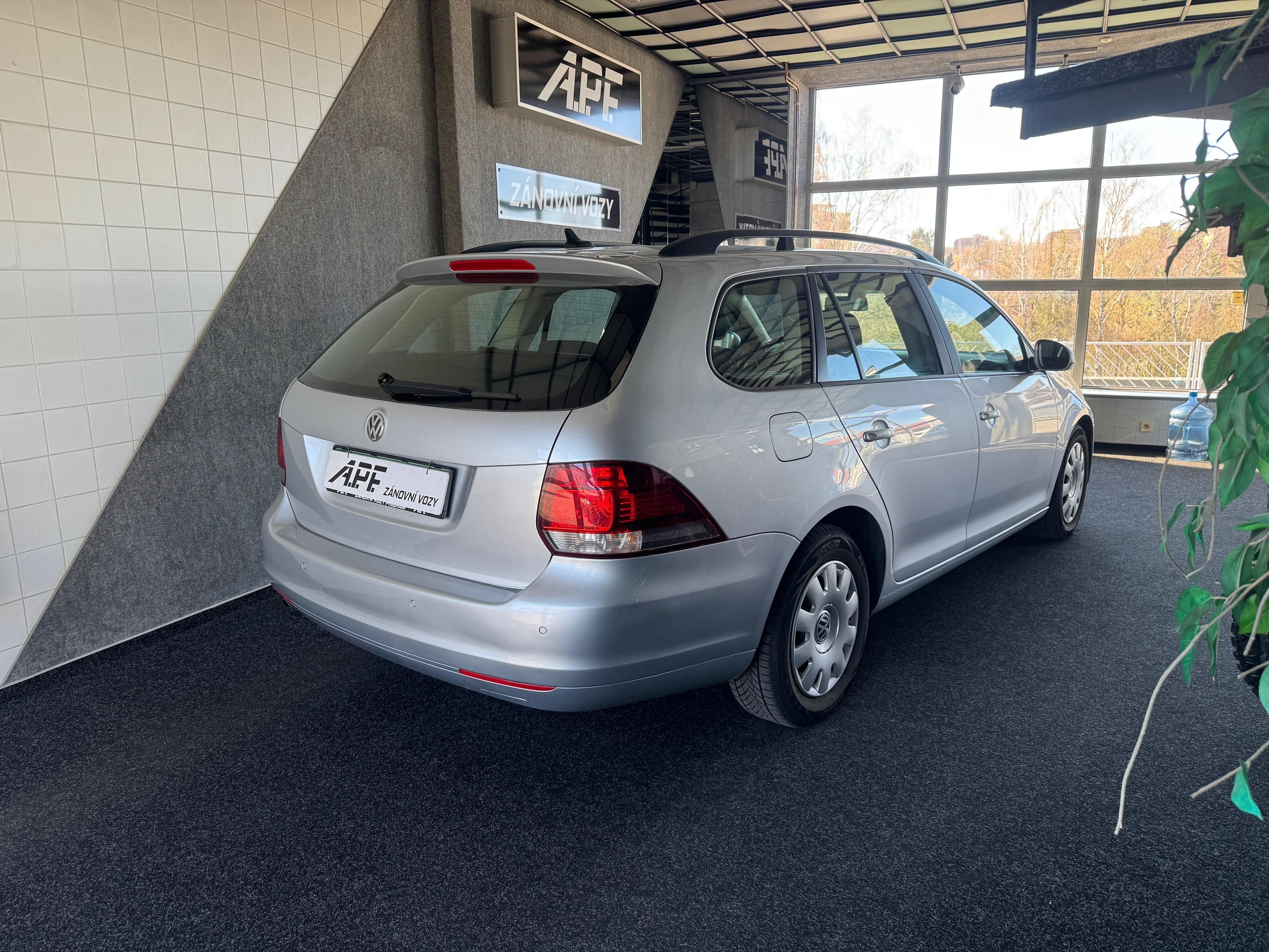 Volkswagen Golf, 1.6 TDI, Variant, bez koroze - fotka 3