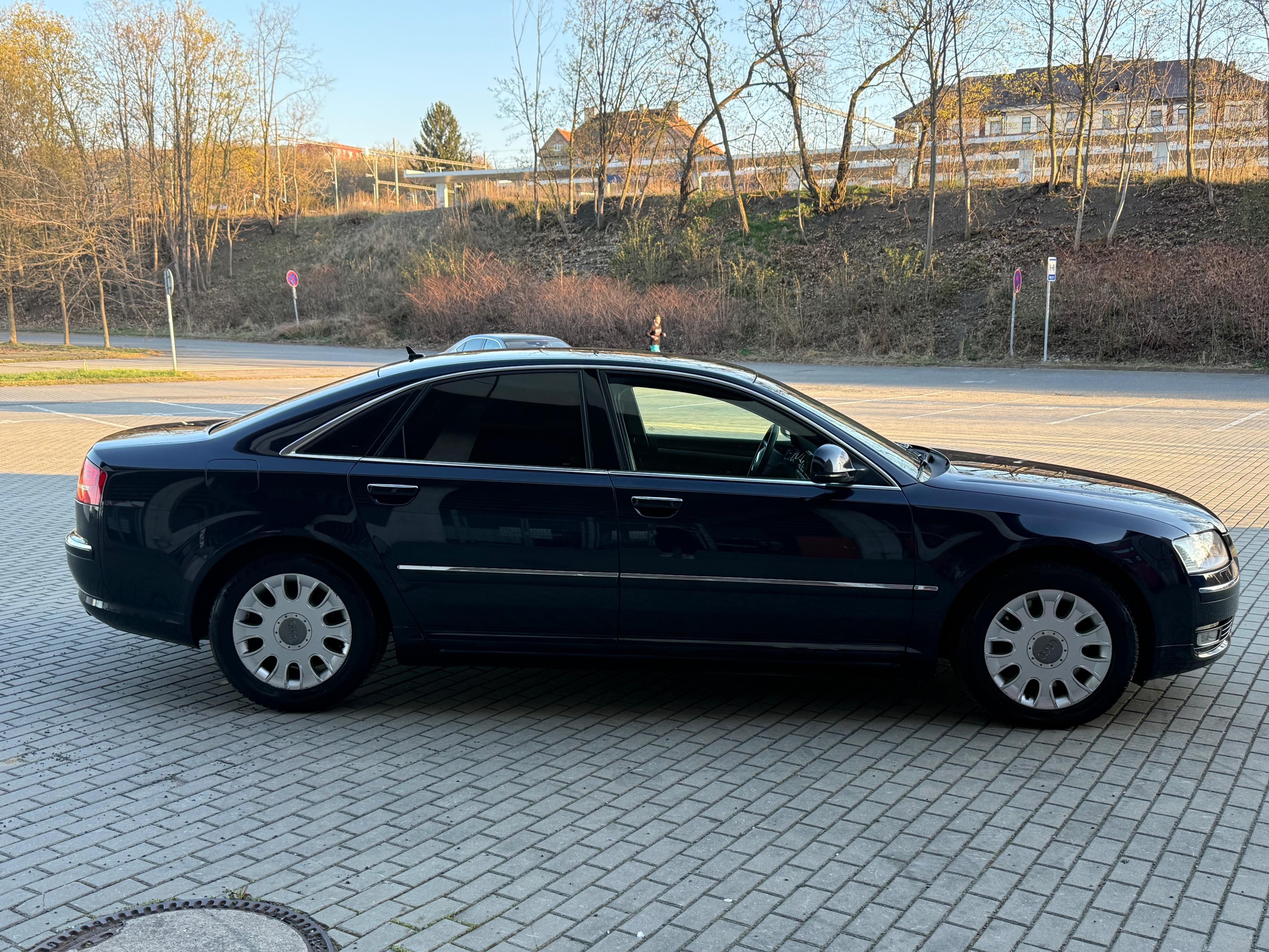 Audi A8, 3.2 V6, 191kw 4x4 Původ ČR - fotka 6