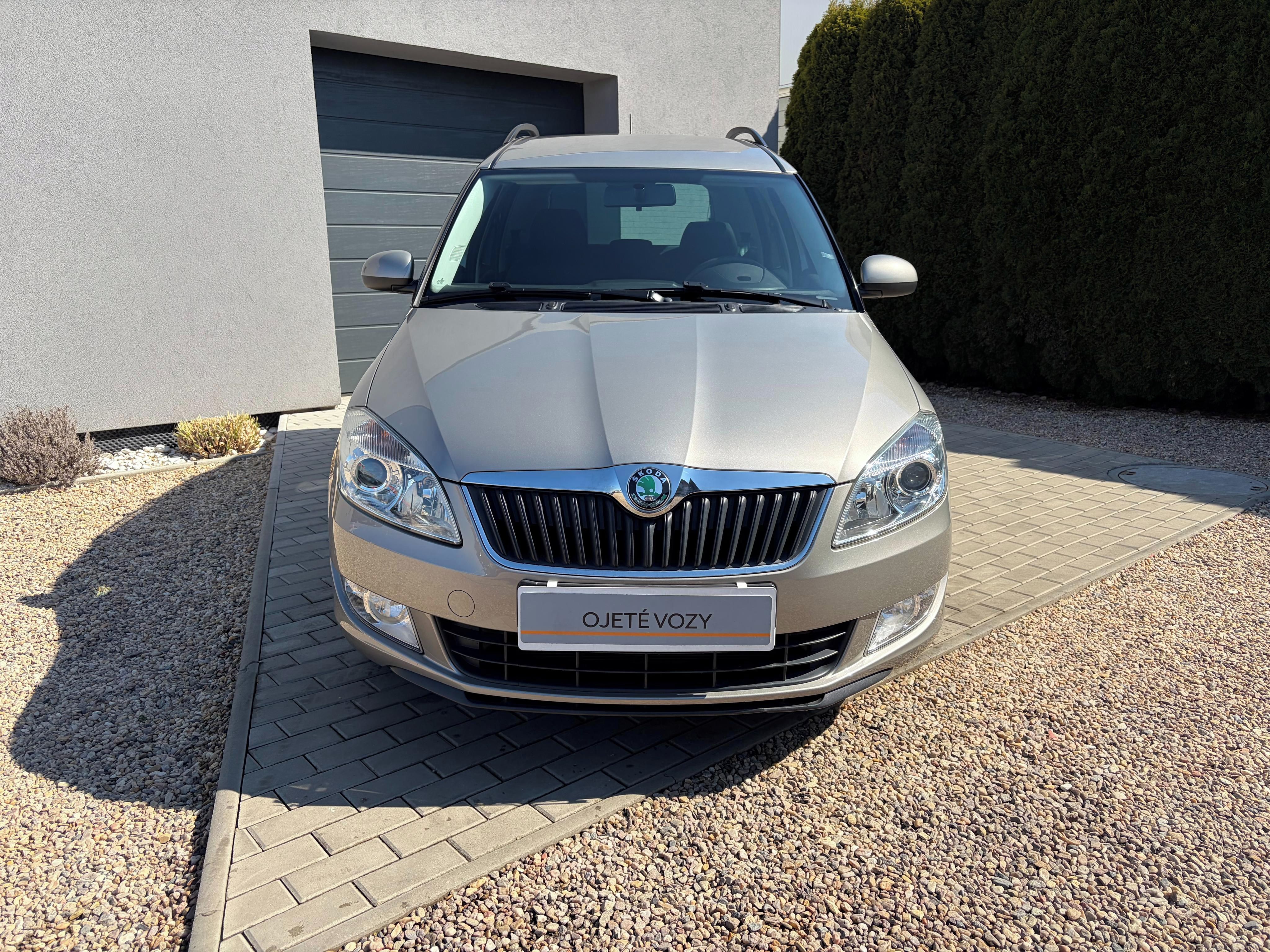 Škoda Roomster, 1.2 TSI 77KW DSG, Po 1. Maj. - fotka 2