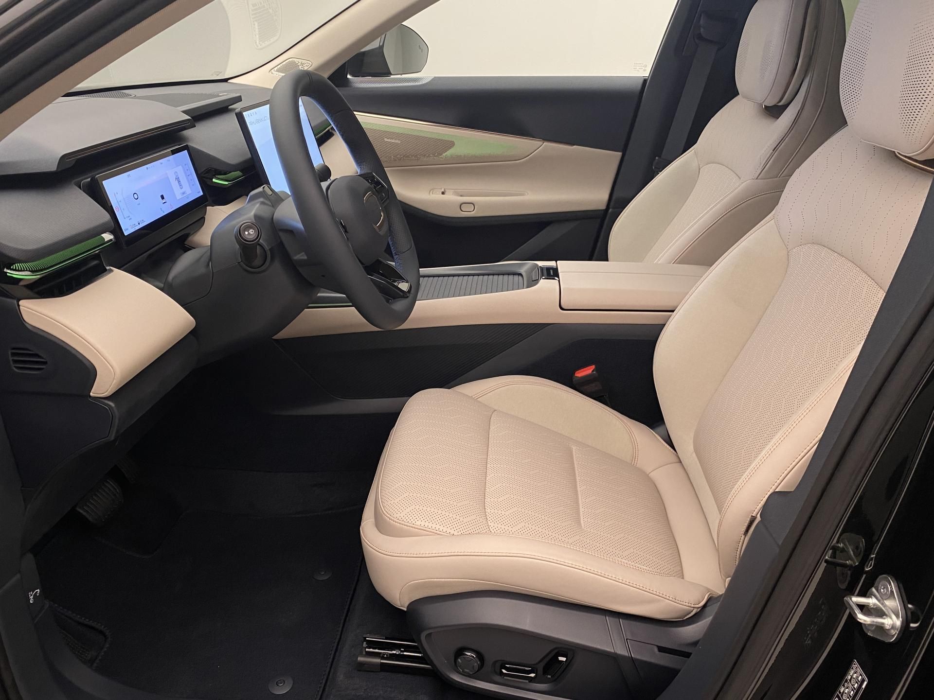 Lynk & Co 08, MORE PHEV - fotka 3