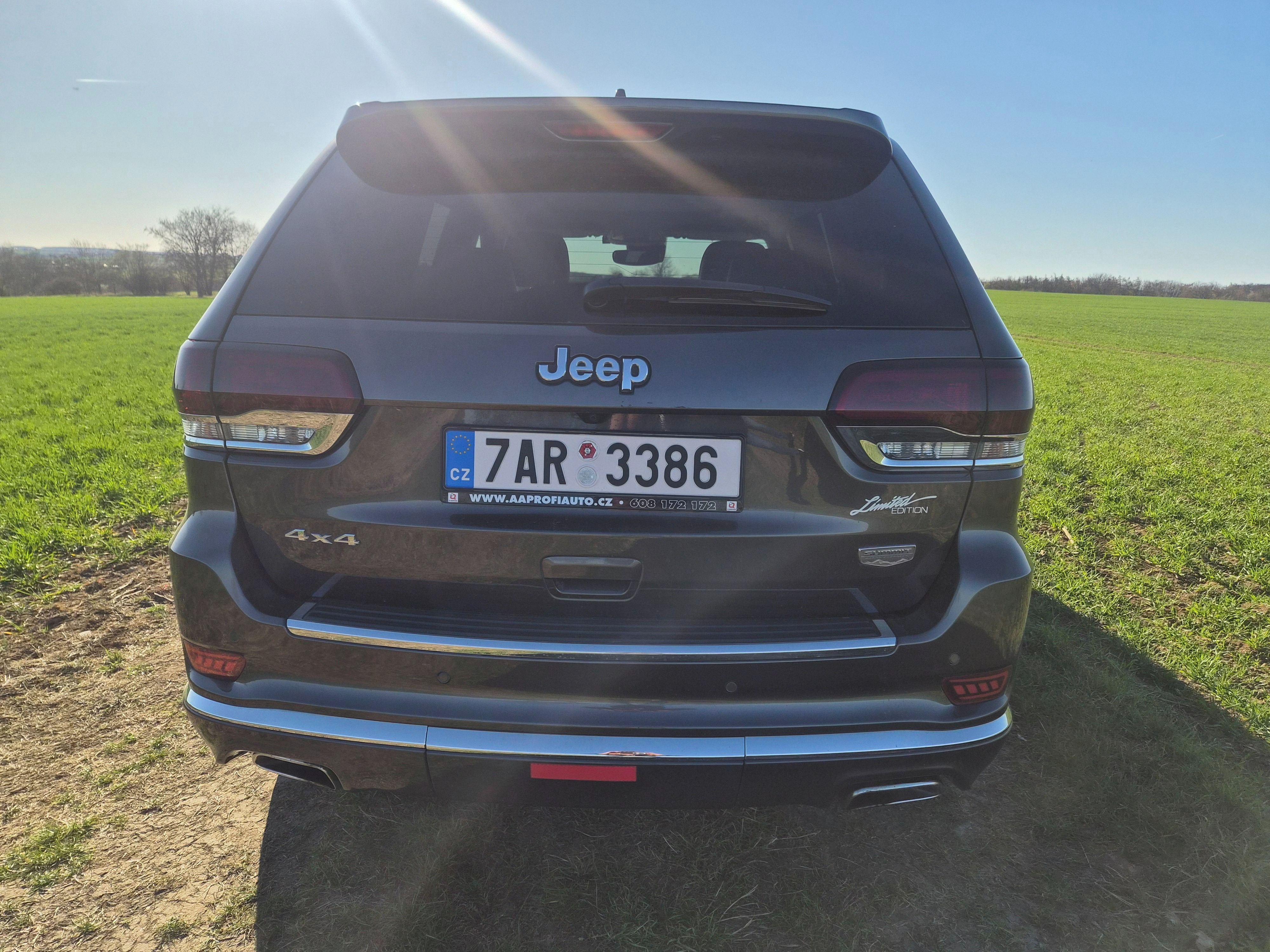 Jeep Grand Cherokee, SUMMIT, prav. servis, top stav - fotka 4