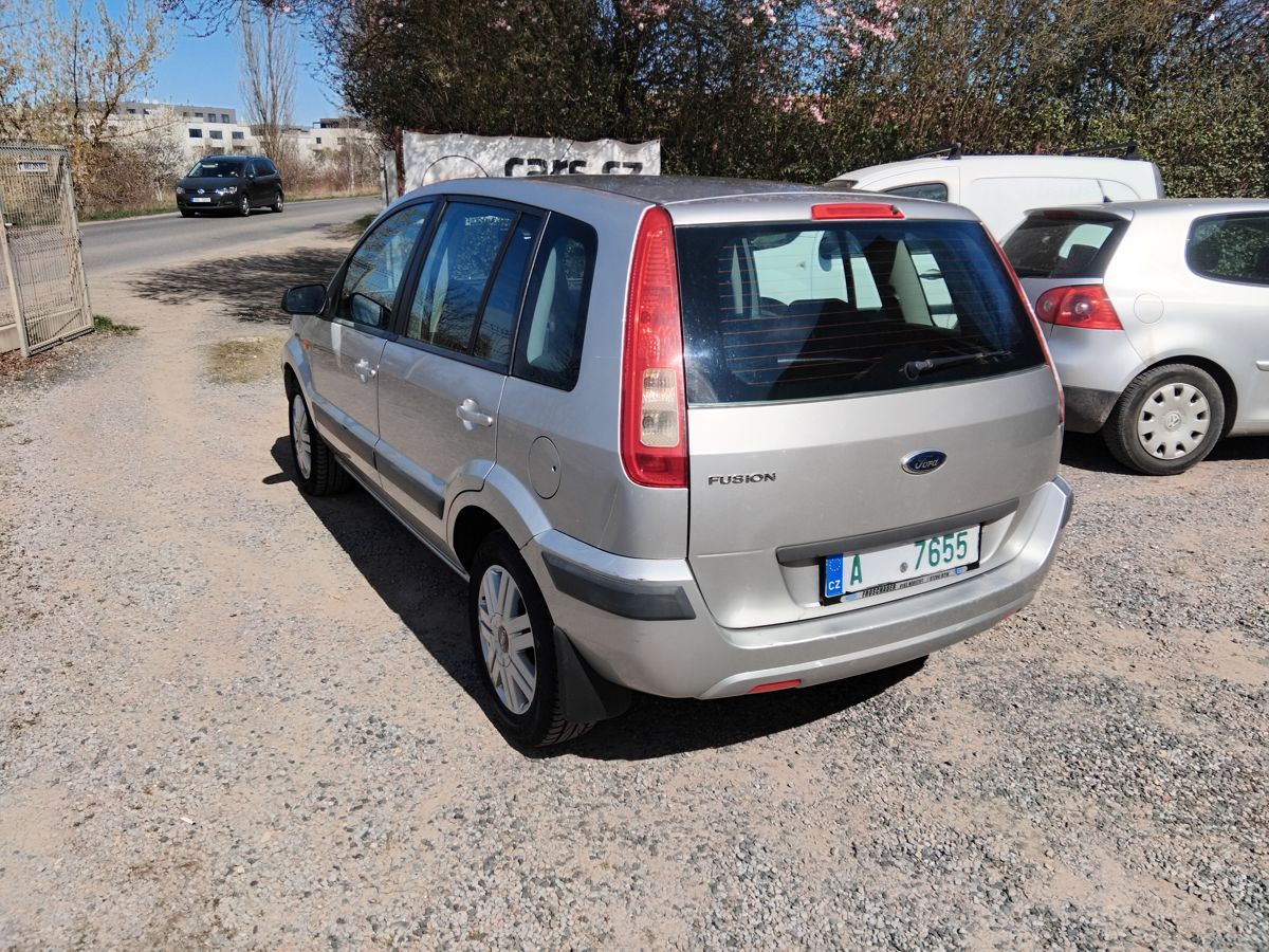 Ford Fusion, 1.4 TDCi - fotka 4
