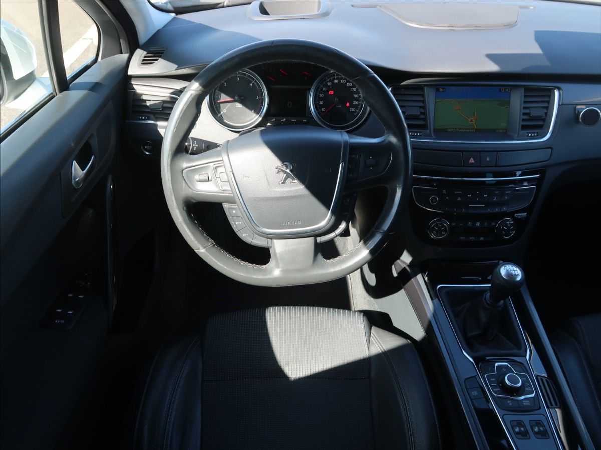 Peugeot 508, 2,0 HDi Allure PANO Head-Up - fotka 5