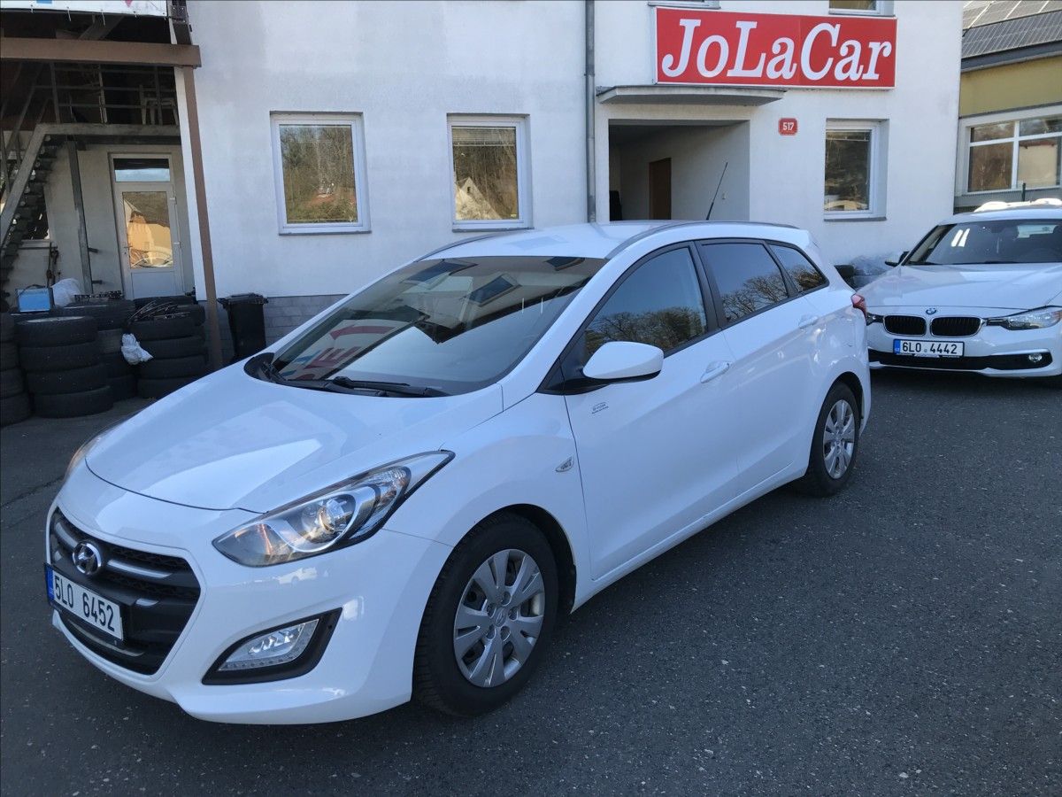 Hyundai i30, 1,6 CRDi Combi 81kW - fotka 2