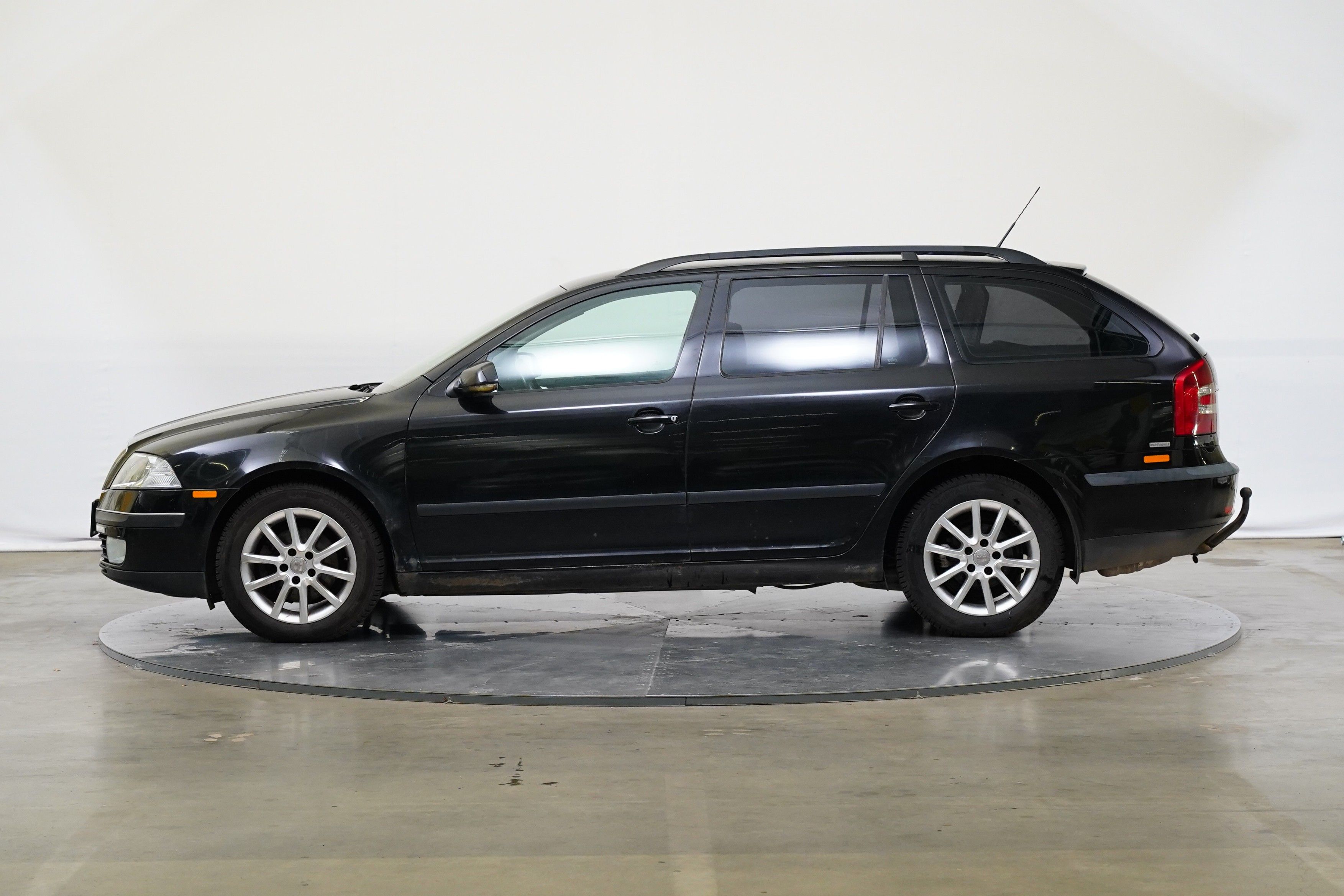 Škoda Octavia, 1.9 TDI 77 kW Elegance - fotka 3