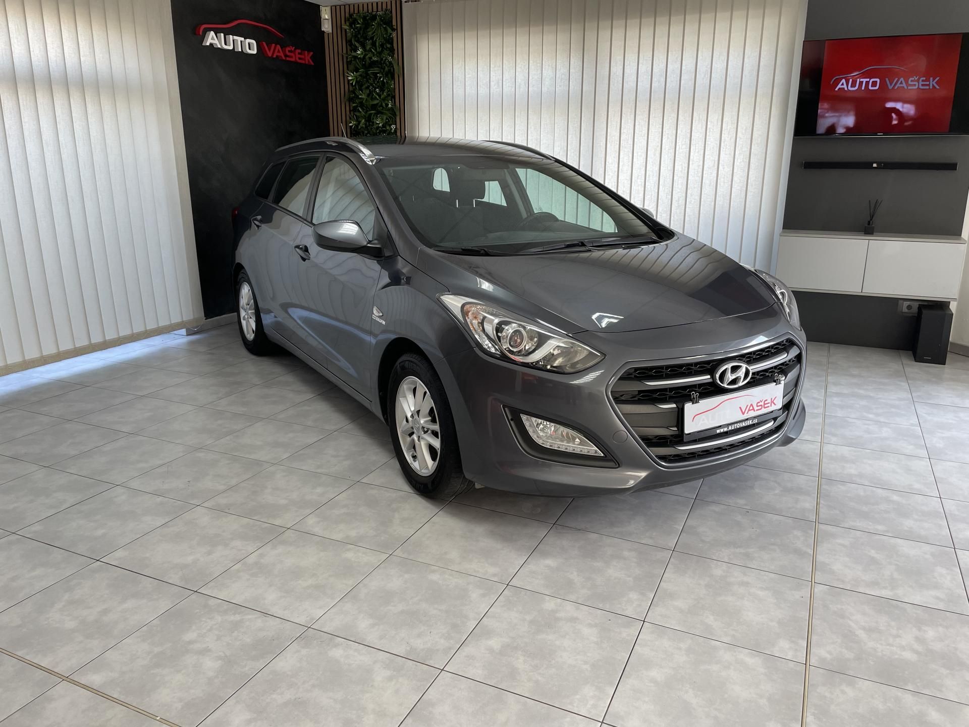 Hyundai i30, 1.6 i 88kW ČR 1.MAJ.SERVISKA