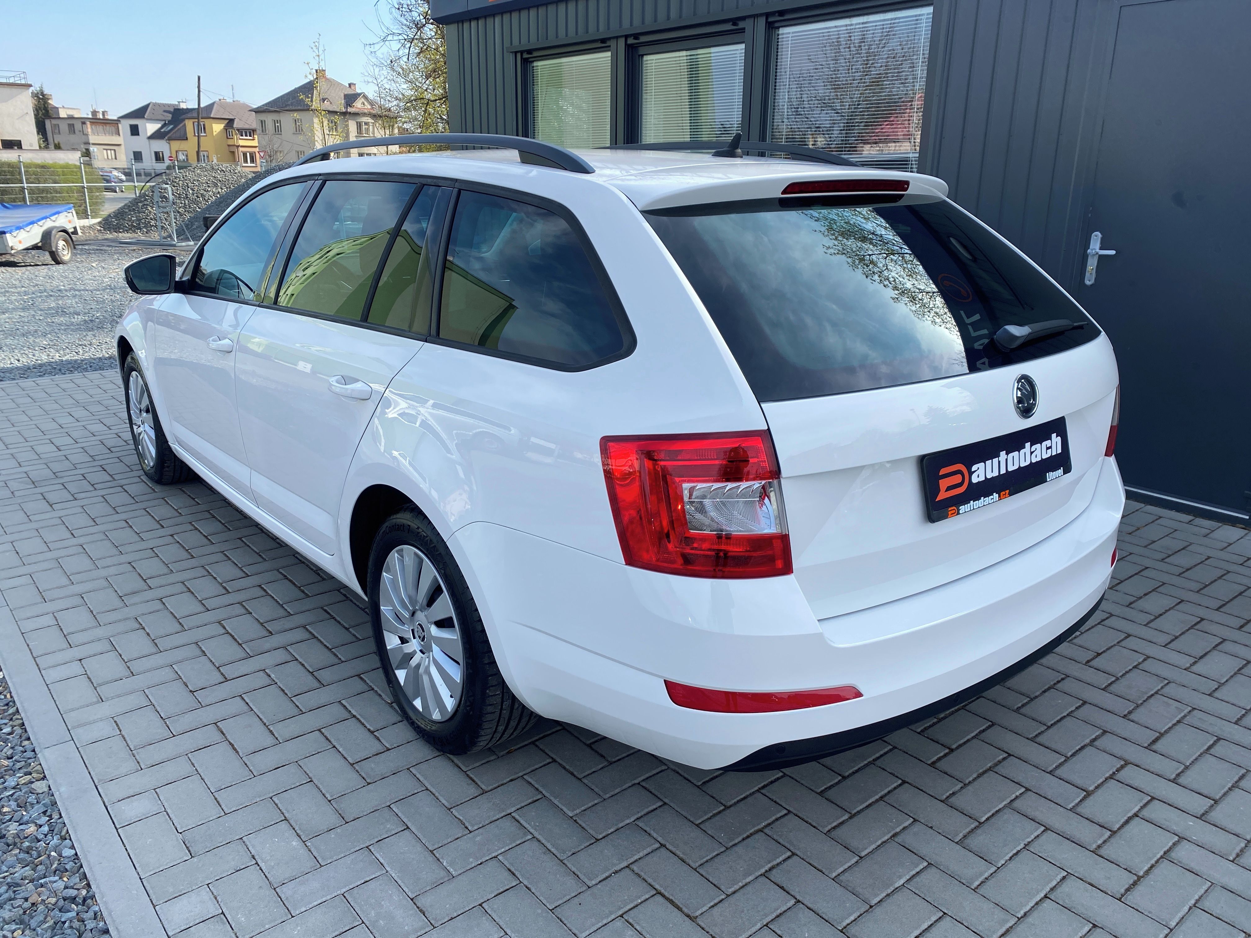 Škoda Octavia, 1.4 TSI - XENON - NAVI - fotka 3
