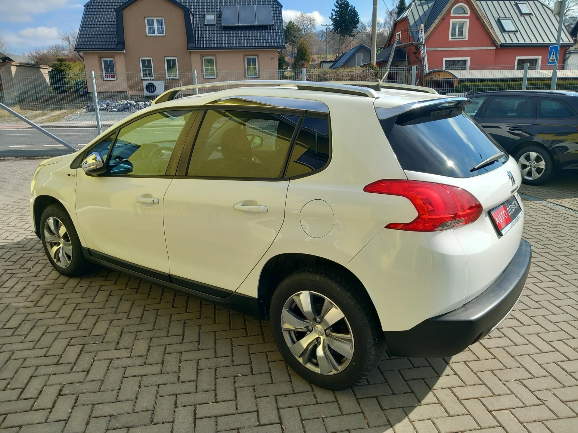Peugeot 2008, 1,6HDi STYLE NAVI VYHŘ.SED. - fotka 5