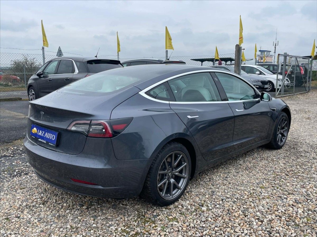 Tesla Model 3, SOH 85 % - fotka 6