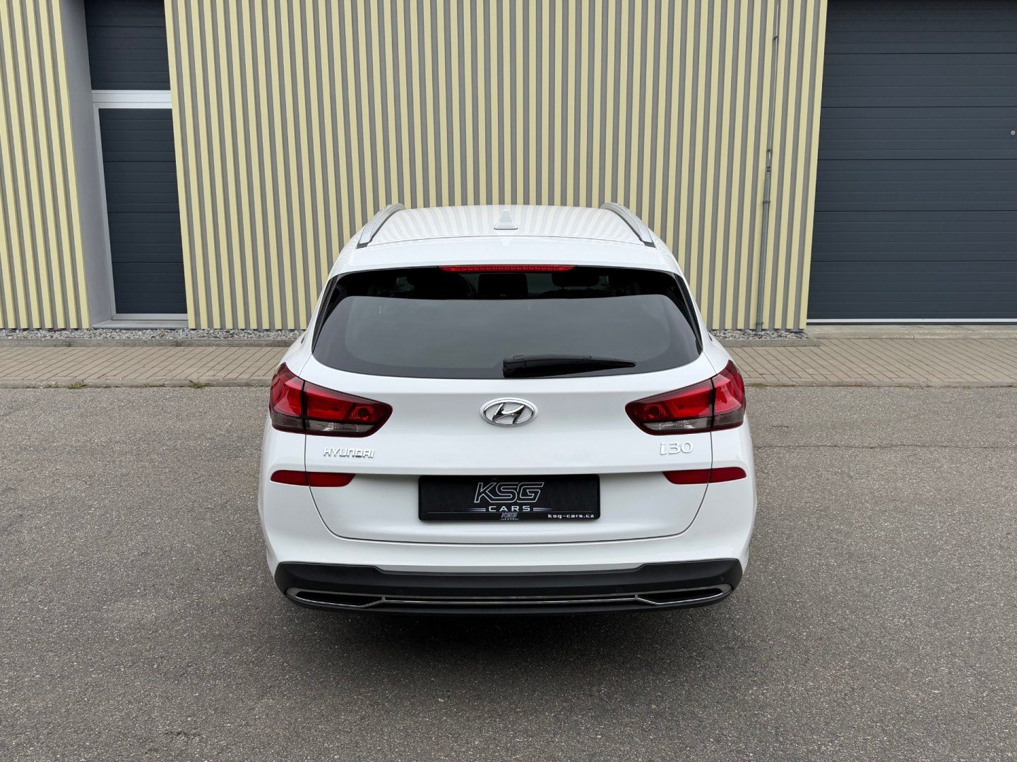Hyundai i30, Com. 1.6CRDi ČR! 1.maj.! STYLE - fotka 6