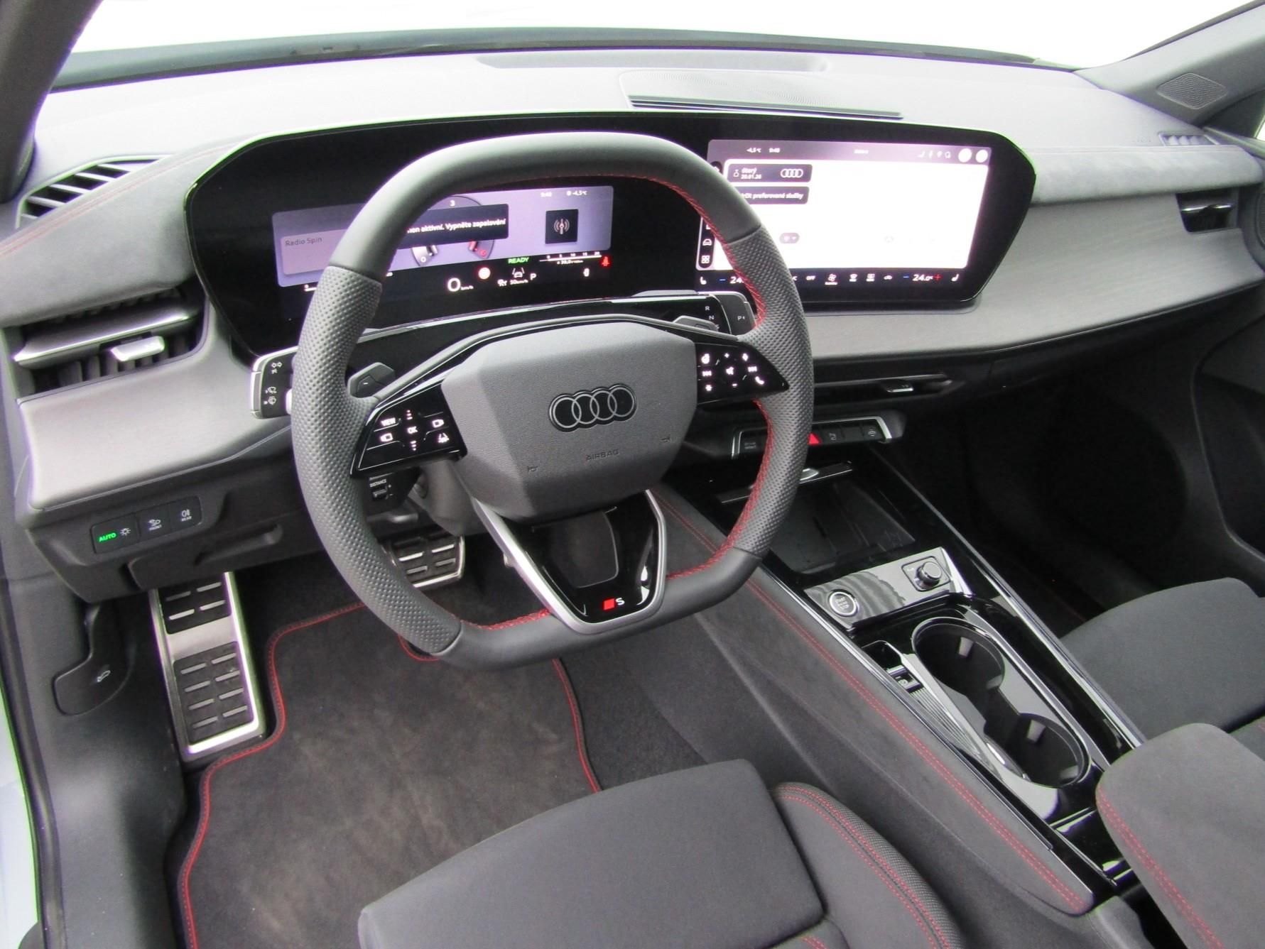 Audi Q3, 2,0 TDI 110 kW - fotka 5