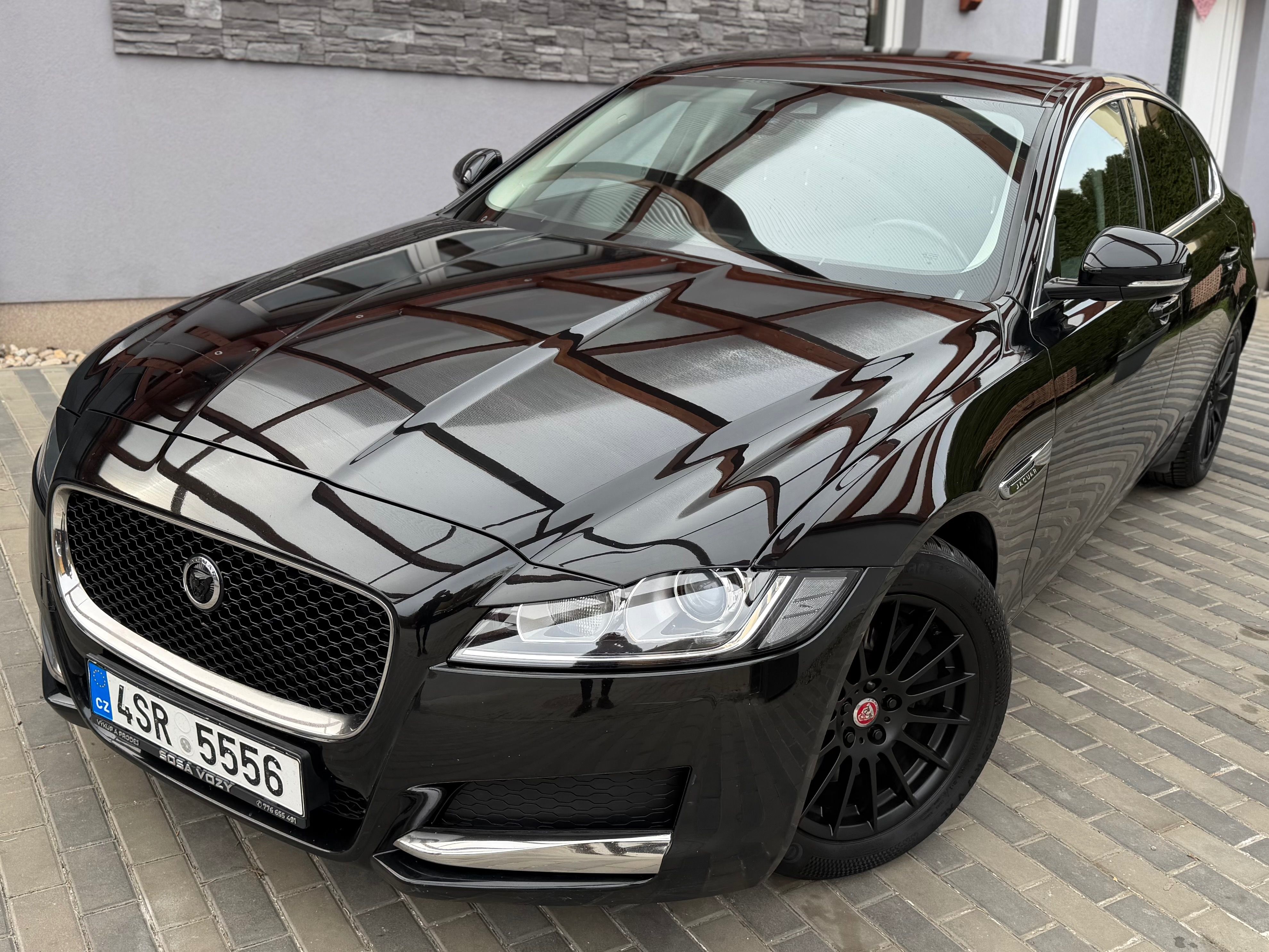 Jaguar XF - fotka 2