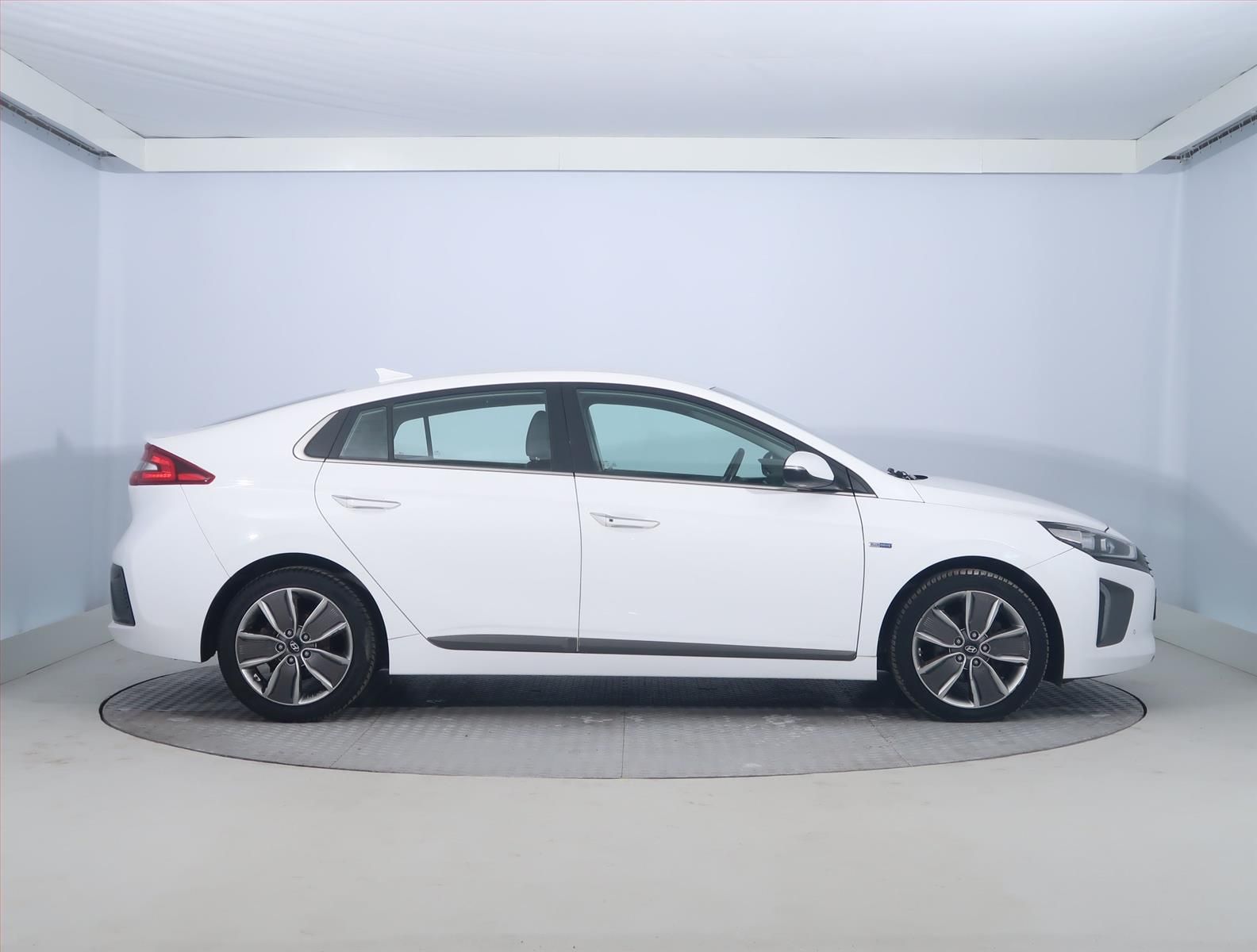Hyundai Ioniq, Hybrid, Automat, Serv.kniha - fotka 6