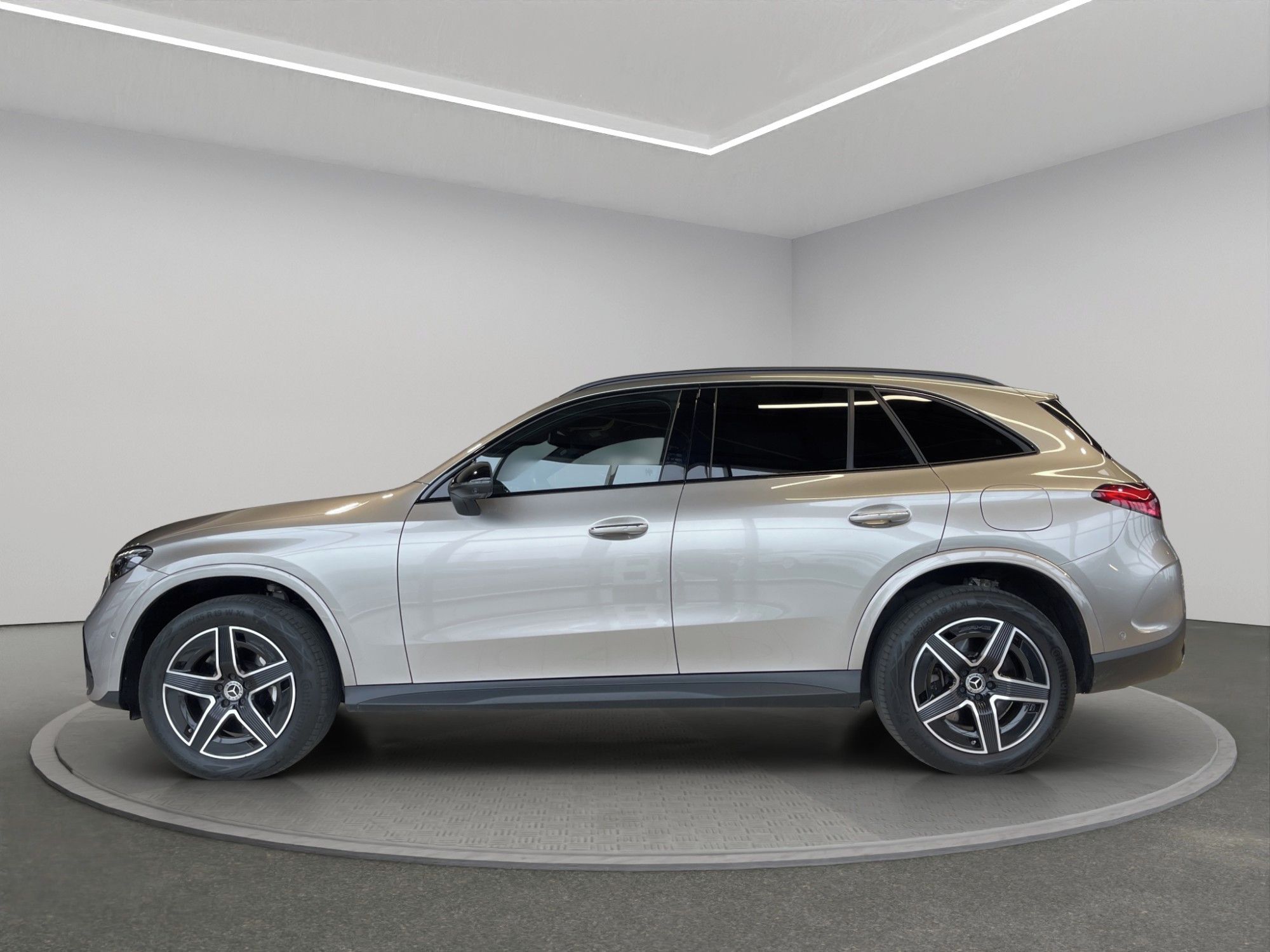 Mercedes-Benz GLC, 300 de 4MATIC - fotka 6
