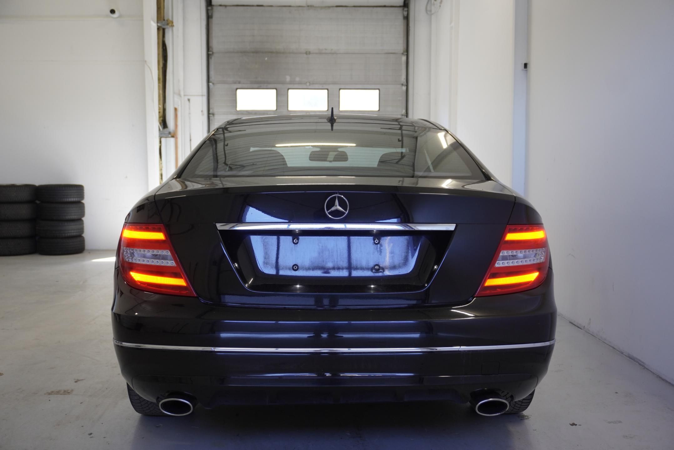 Mercedes-Benz Třídy C, C350 3,5I V6 COUPE AMG-LINE - fotka 4