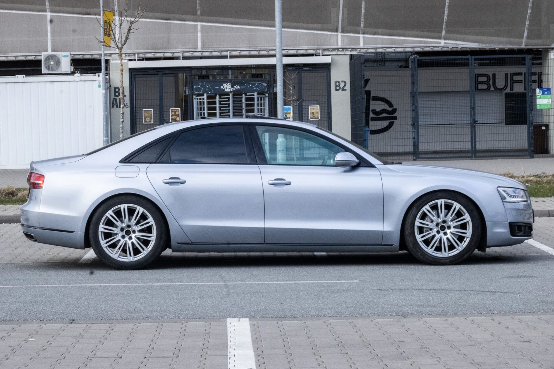 Audi A8 - fotka 4