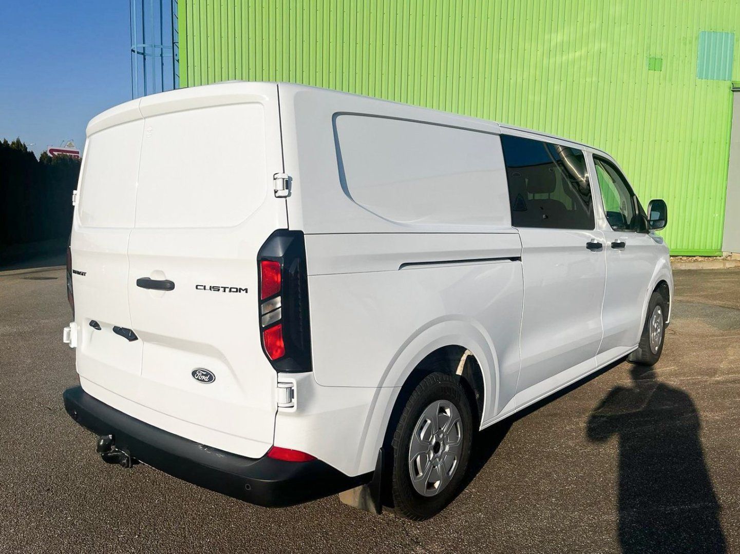 Ford Transit Custom, 2.0 TDCi 100kW 6 míst L2H1 - fotka 4