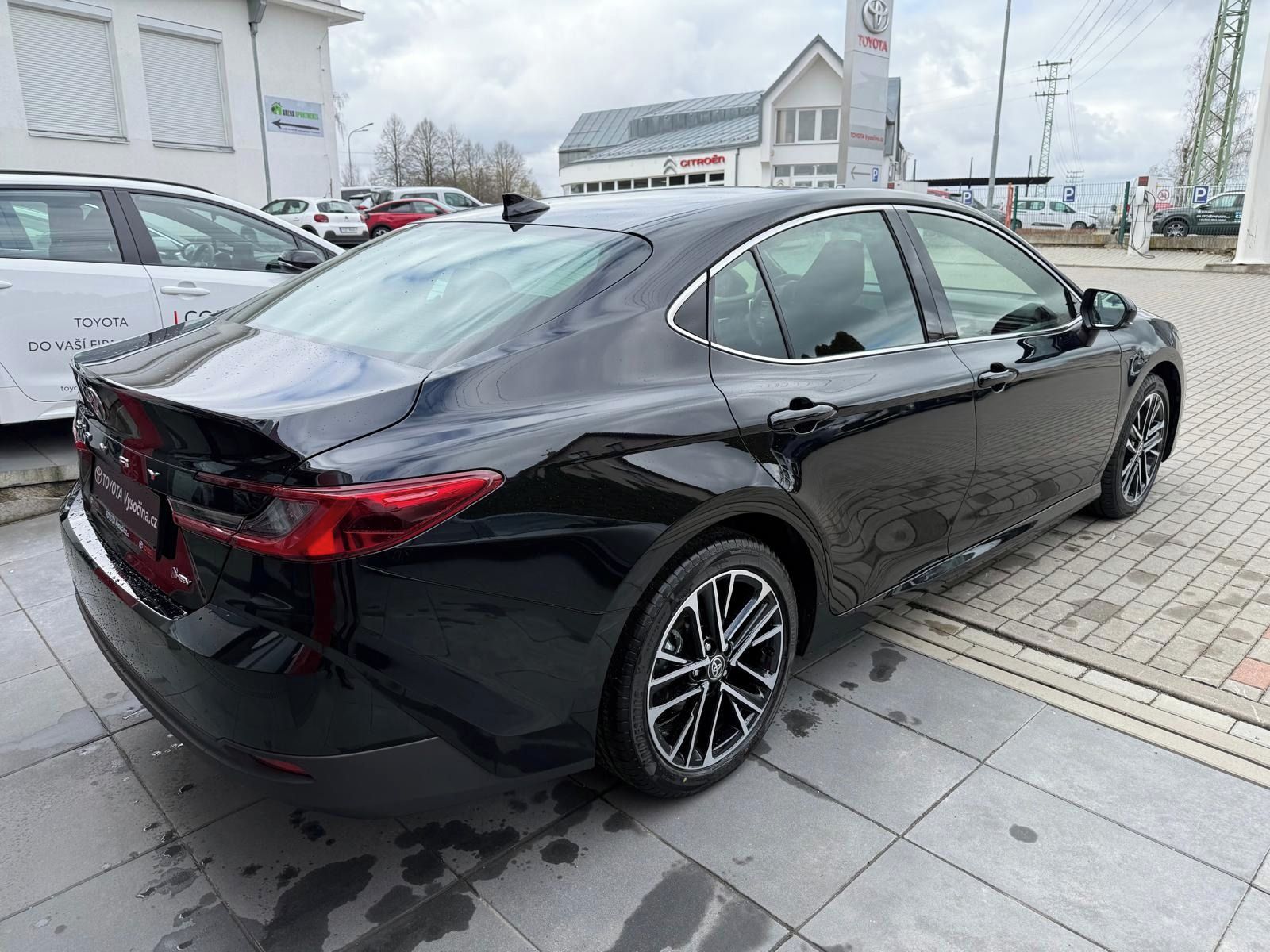 Toyota Camry, 2.5HEV 231PS Executive - fotka 5